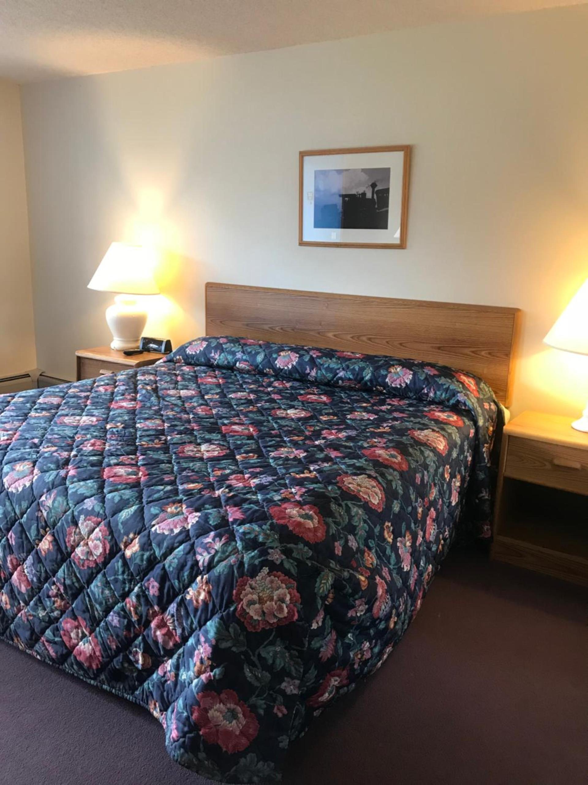 Four Seasons Motor Inn photo 15
