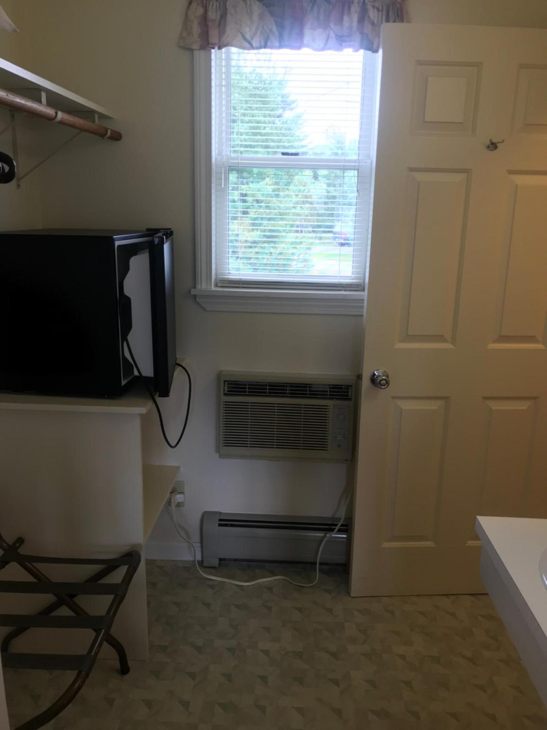Four Seasons Motor Inn photo 13