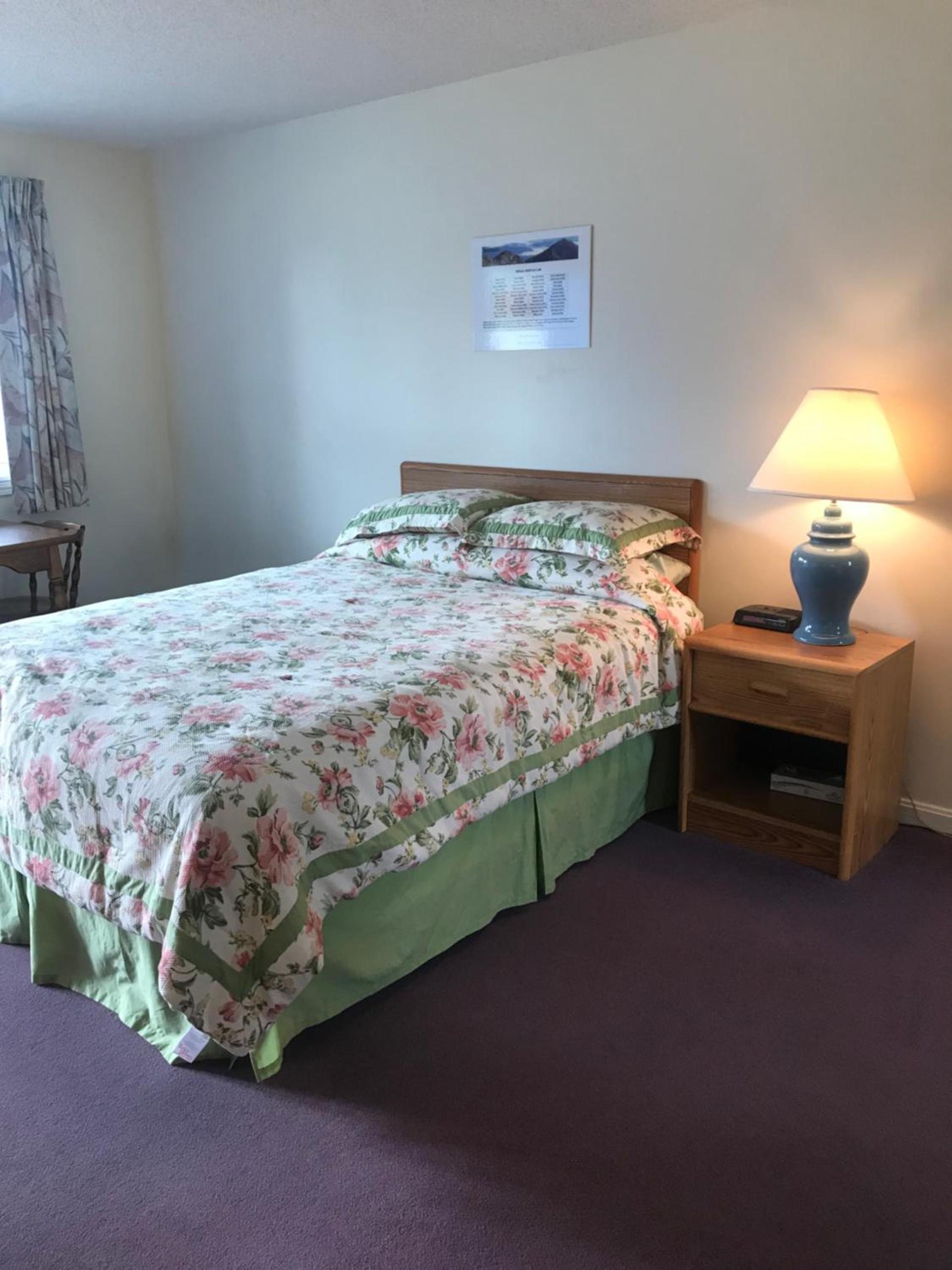 Four Seasons Motor Inn photo 8