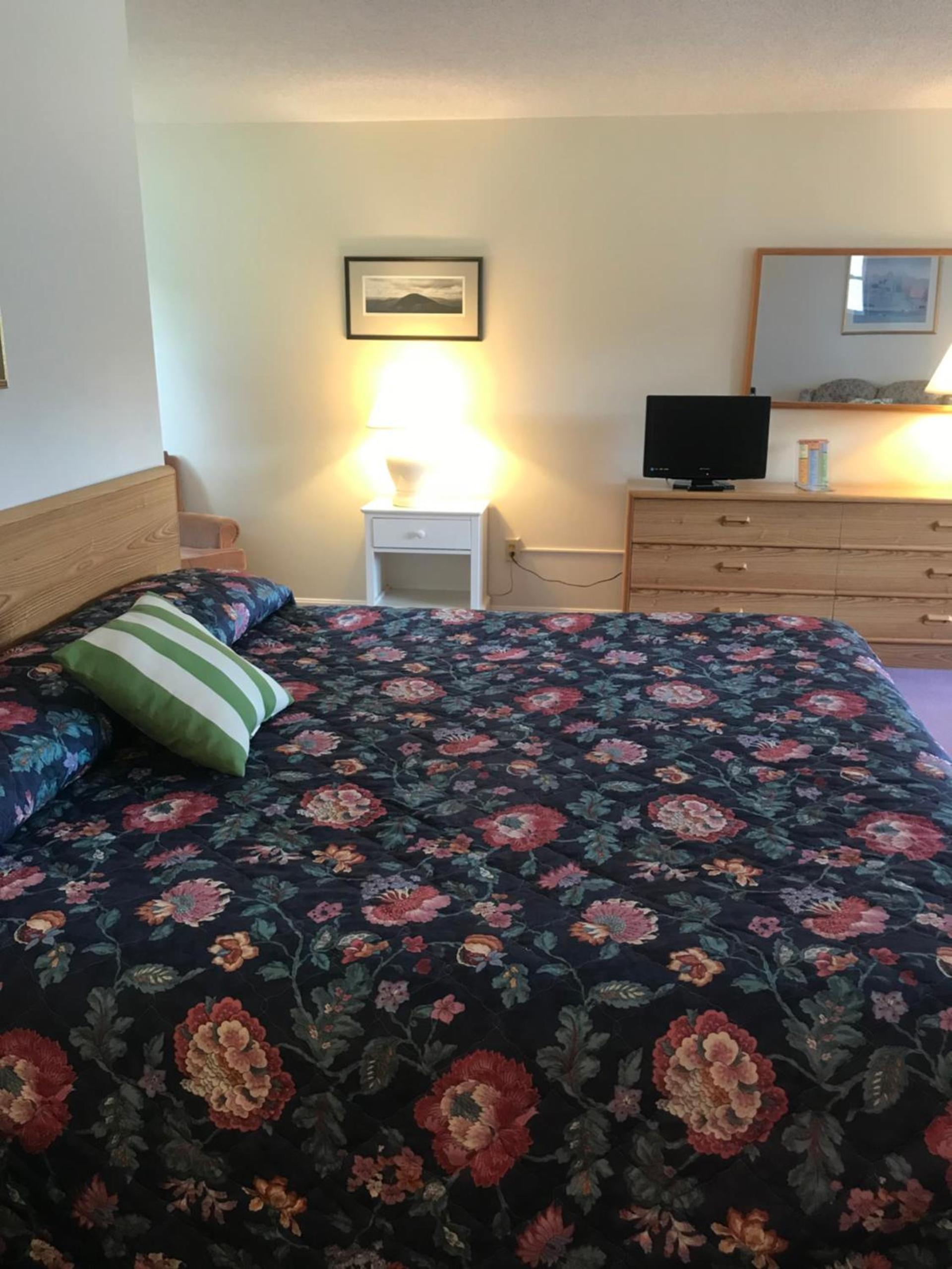 Four Seasons Motor Inn photo 2