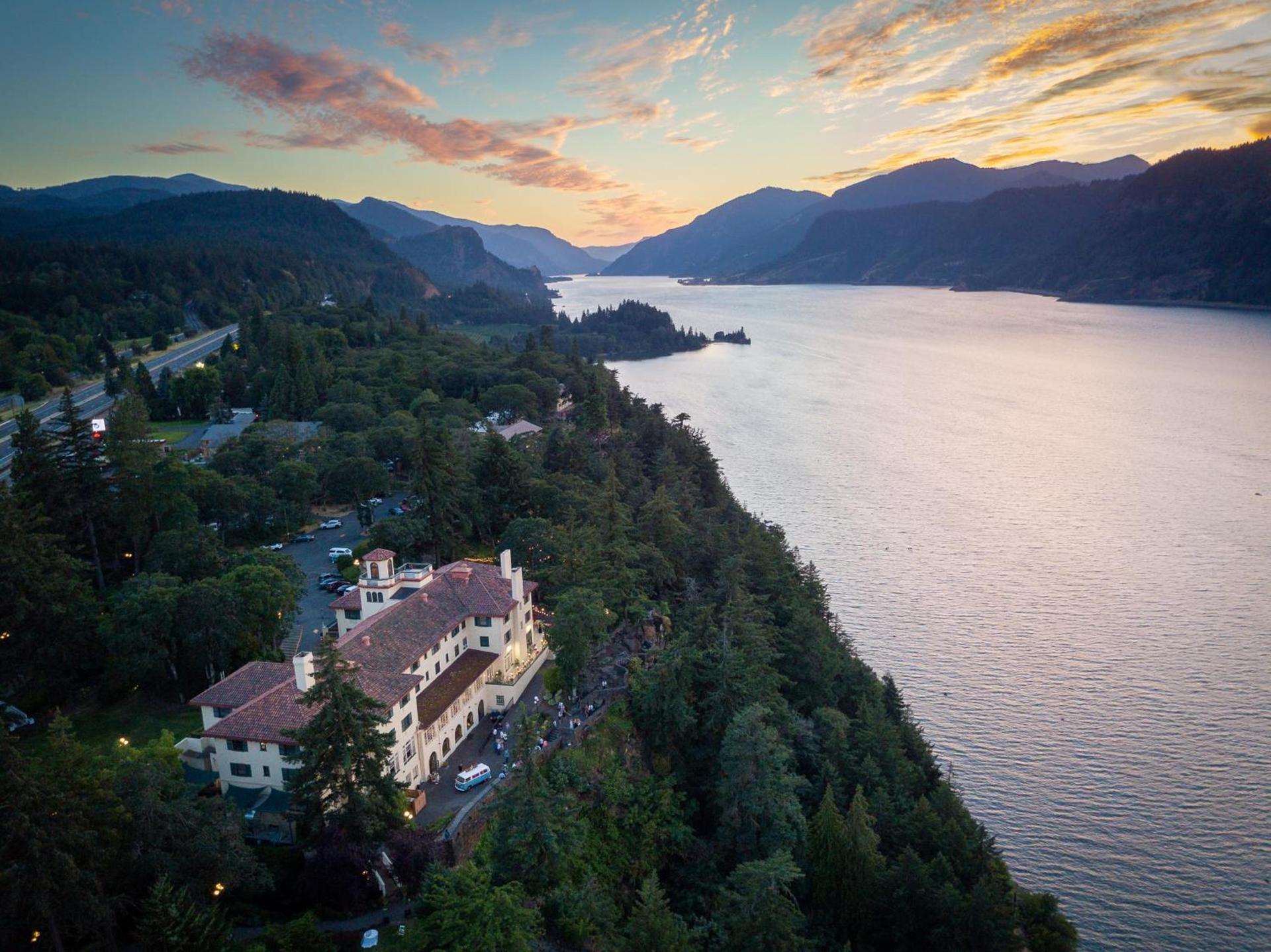 Columbia Gorge Hotel & Spa photo 8