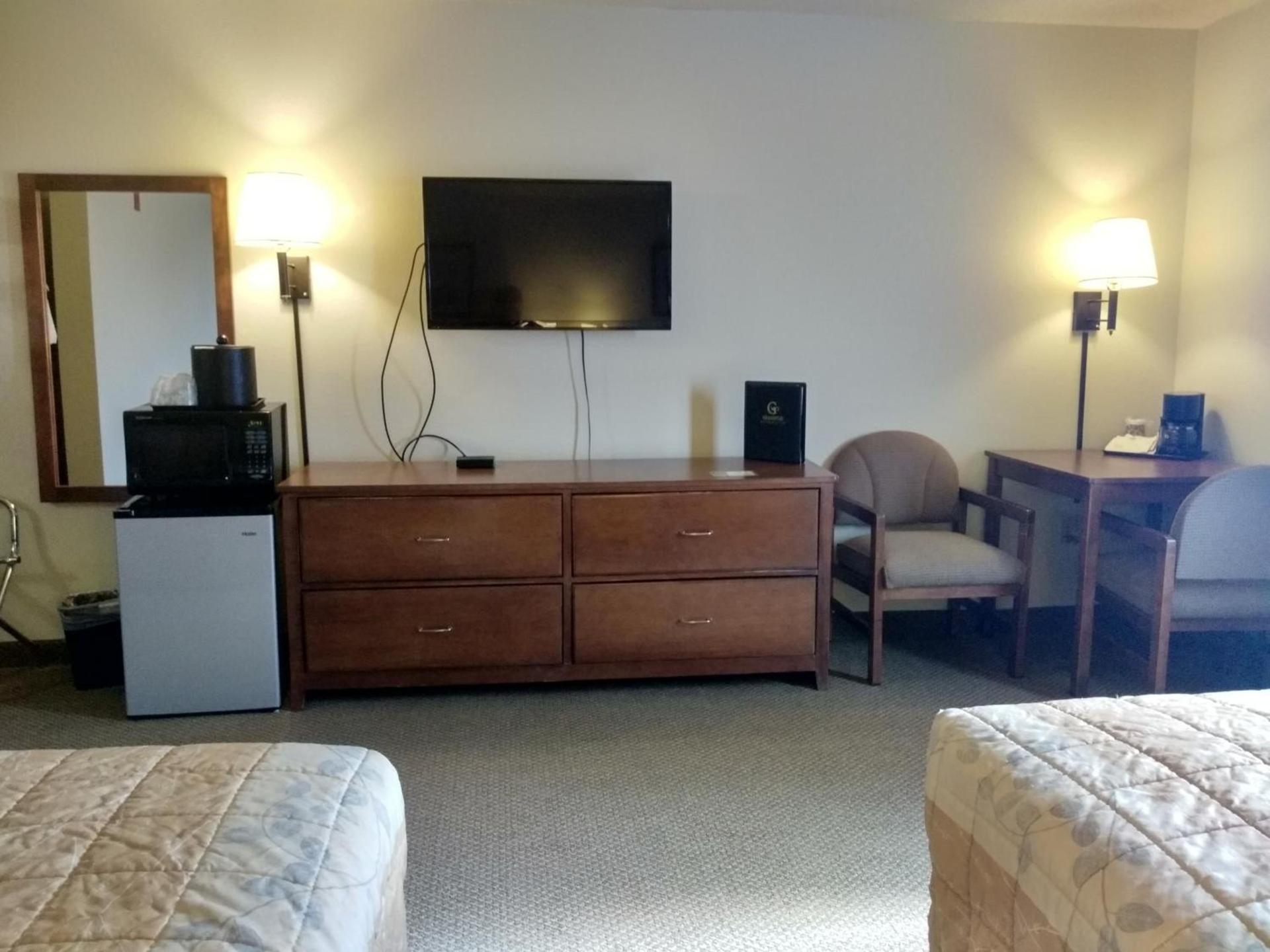Madelia Hotel & Suites photo 38