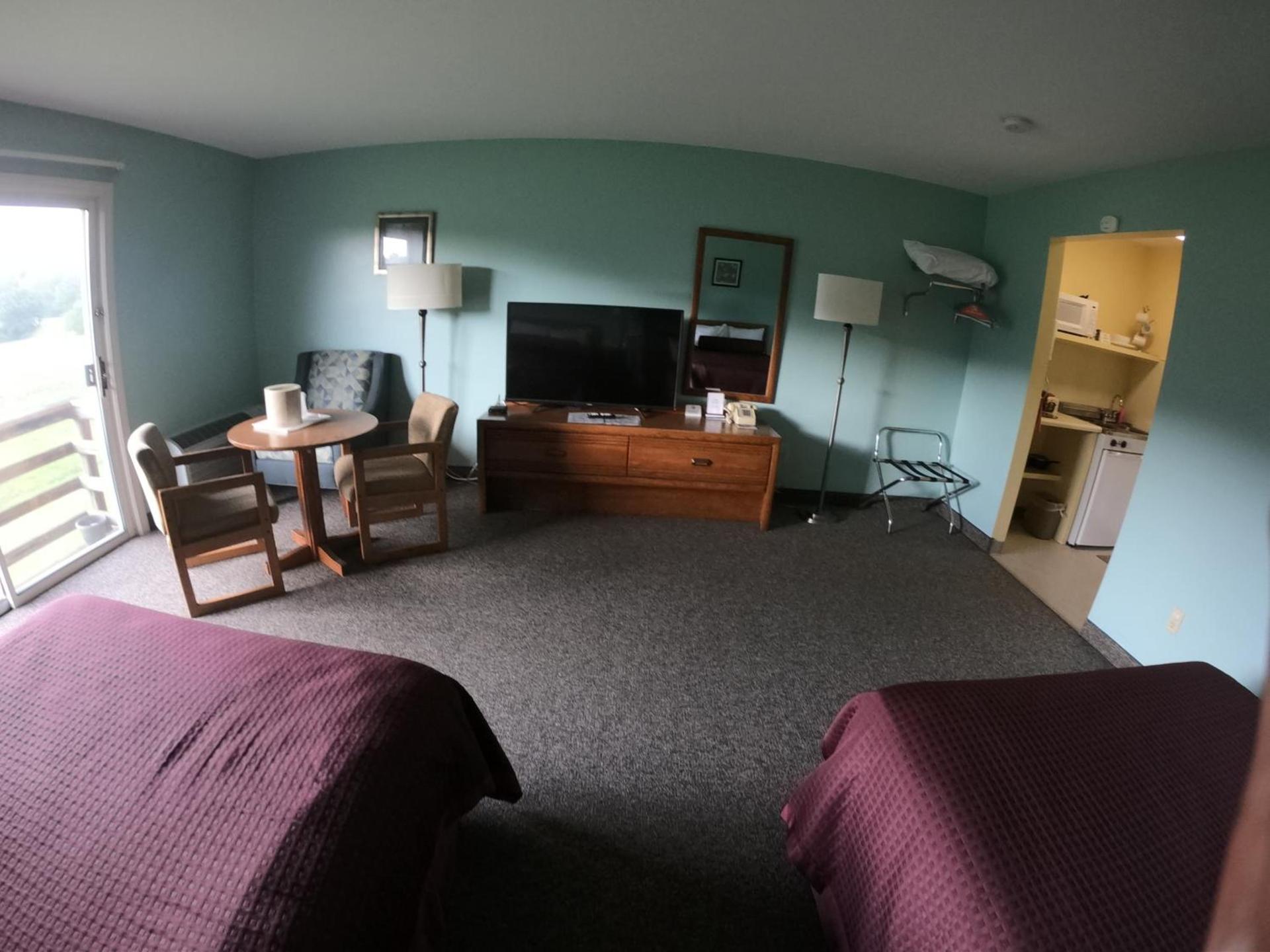 Copper Lantern Motor Lodge photo 25