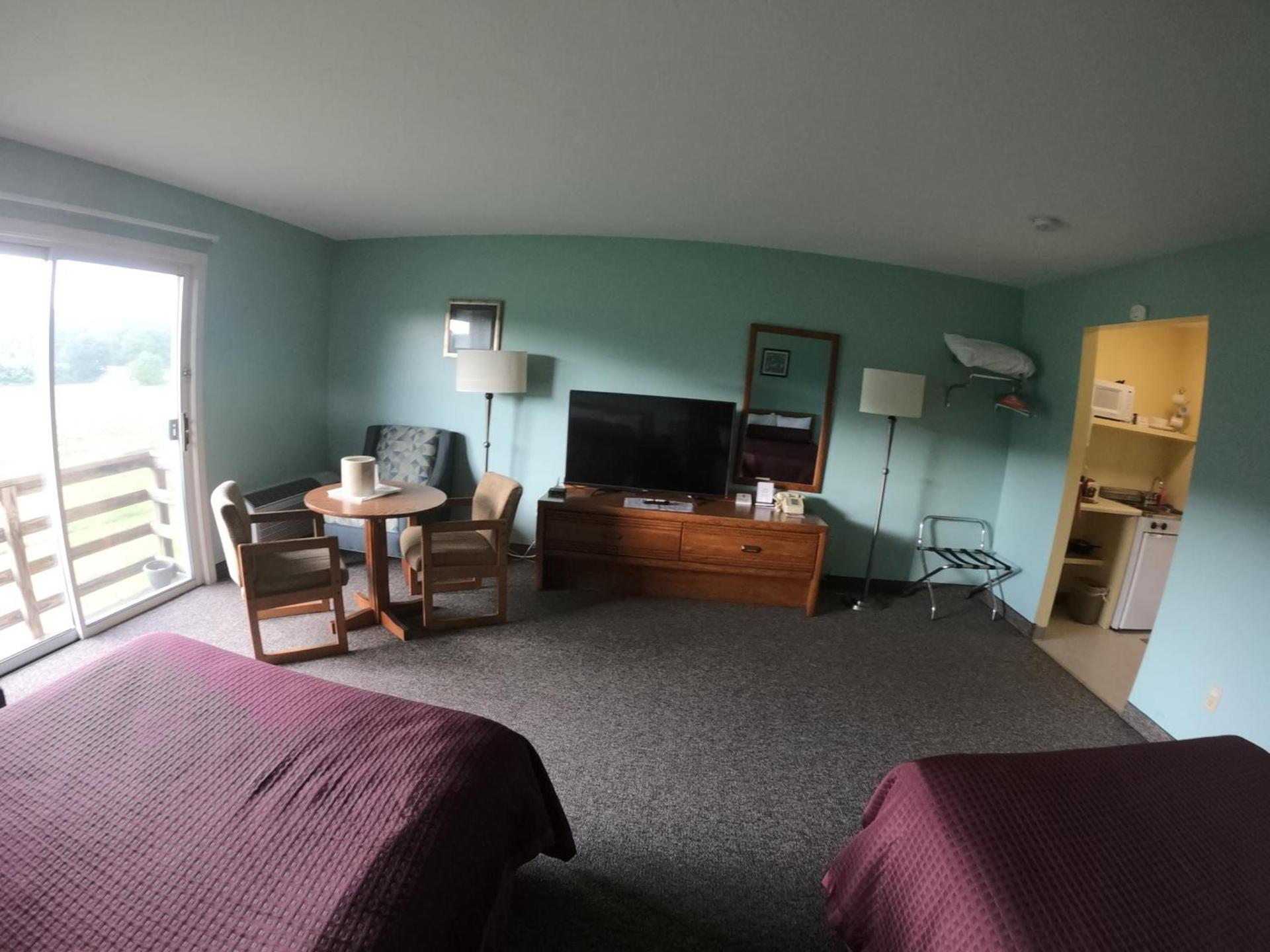 Copper Lantern Motor Lodge photo 26