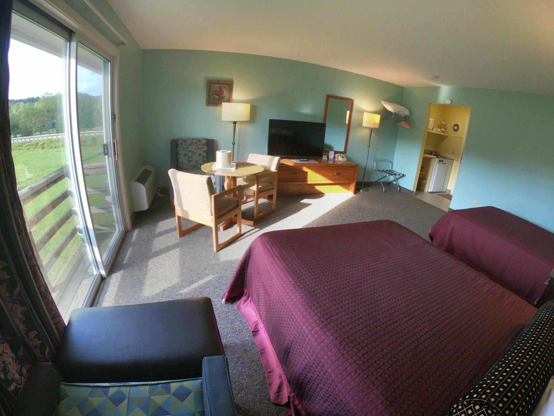 Copper Lantern Motor Lodge photo 28