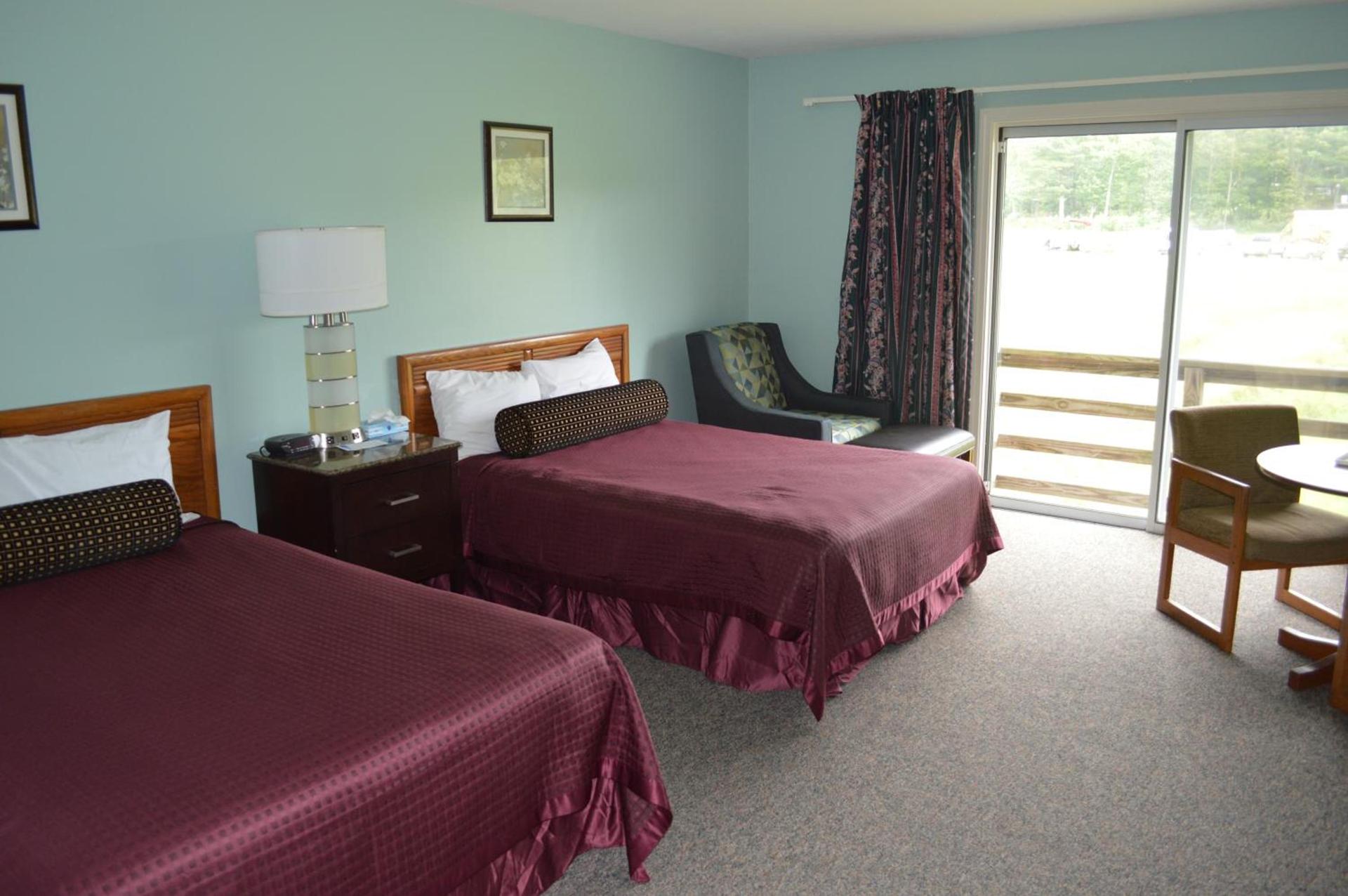 Copper Lantern Motor Lodge photo 11