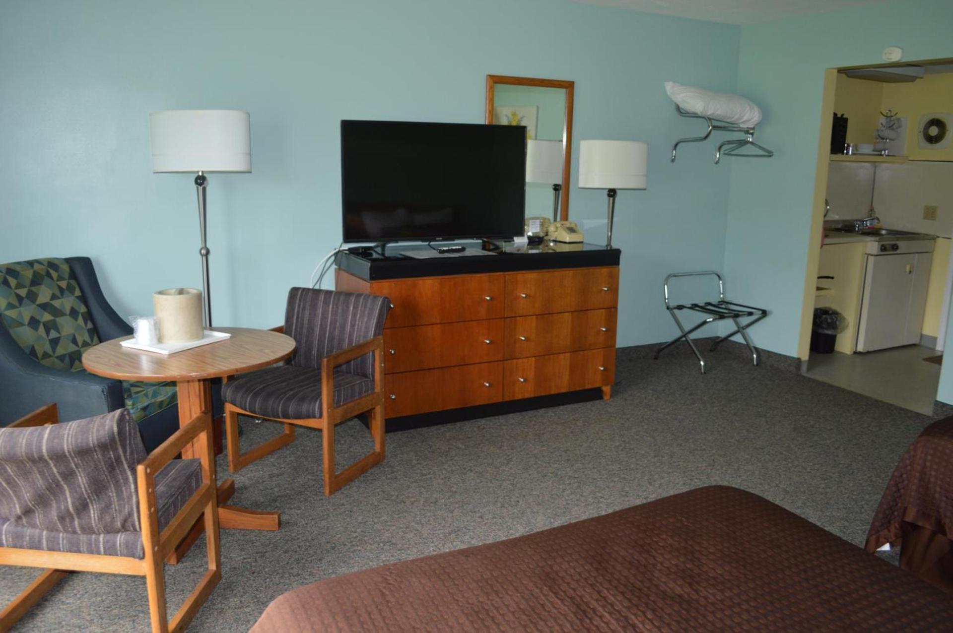 Copper Lantern Motor Lodge photo 12