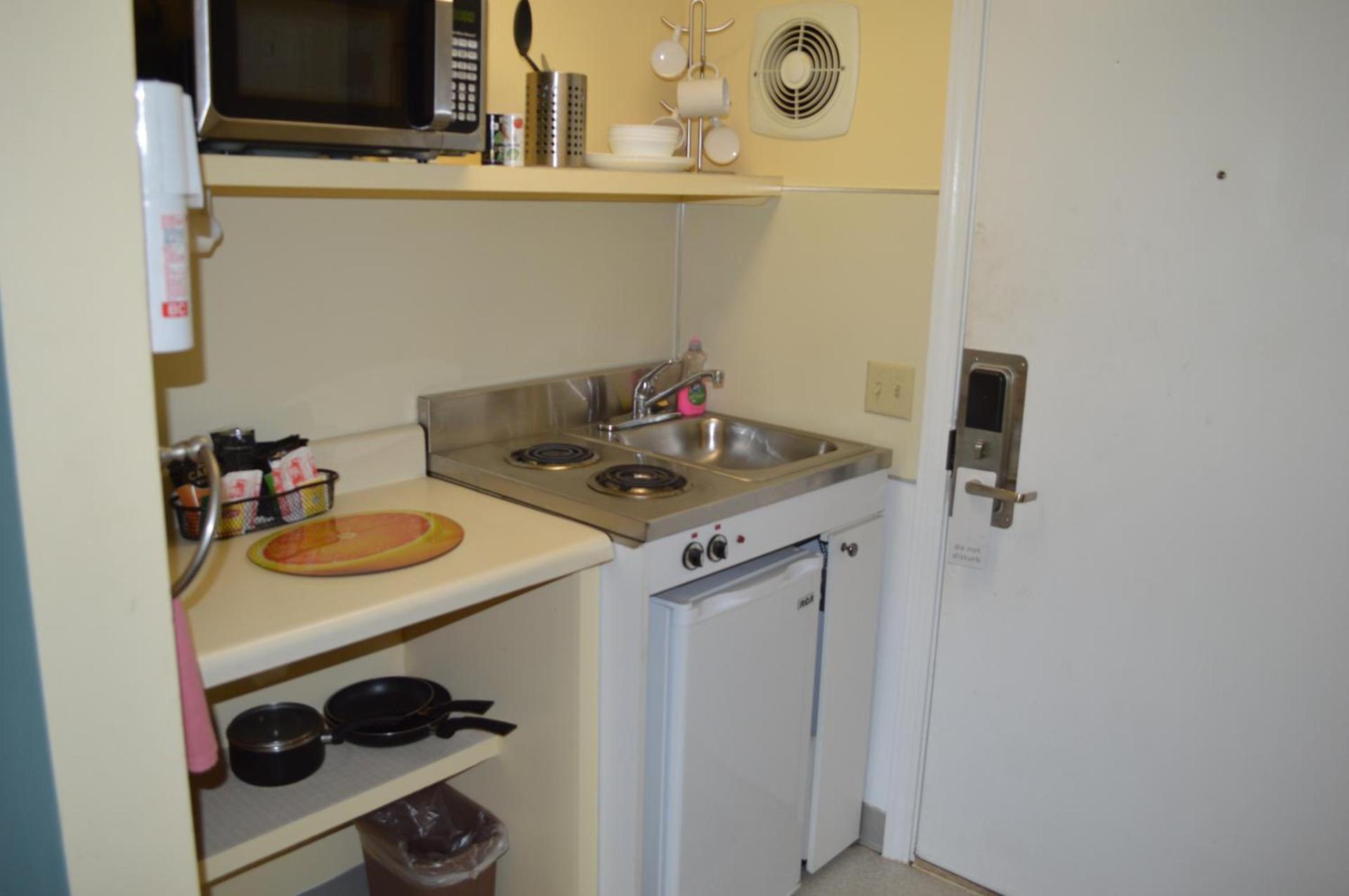 Copper Lantern Motor Lodge photo 15