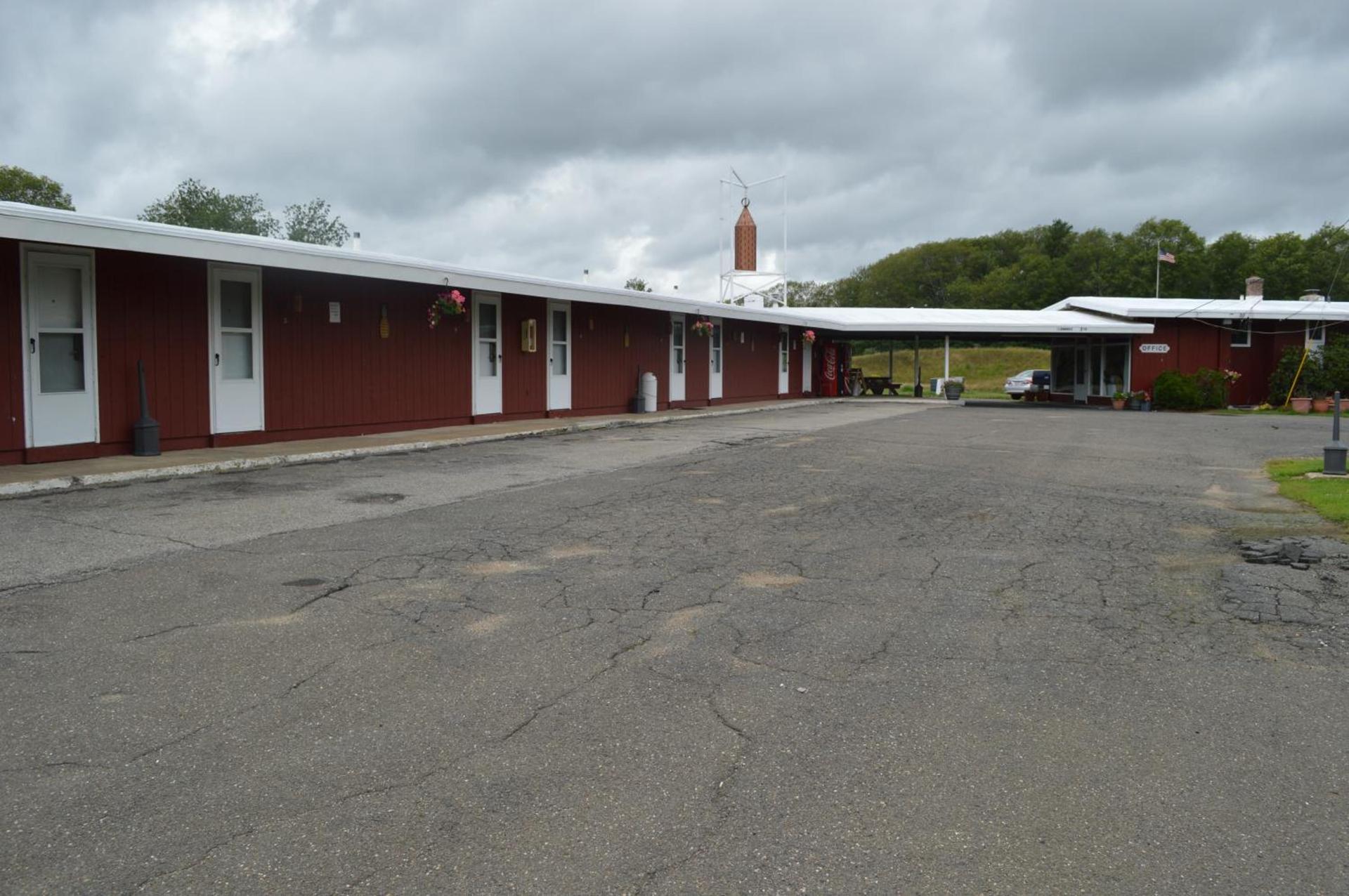 Copper Lantern Motor Lodge photo 18