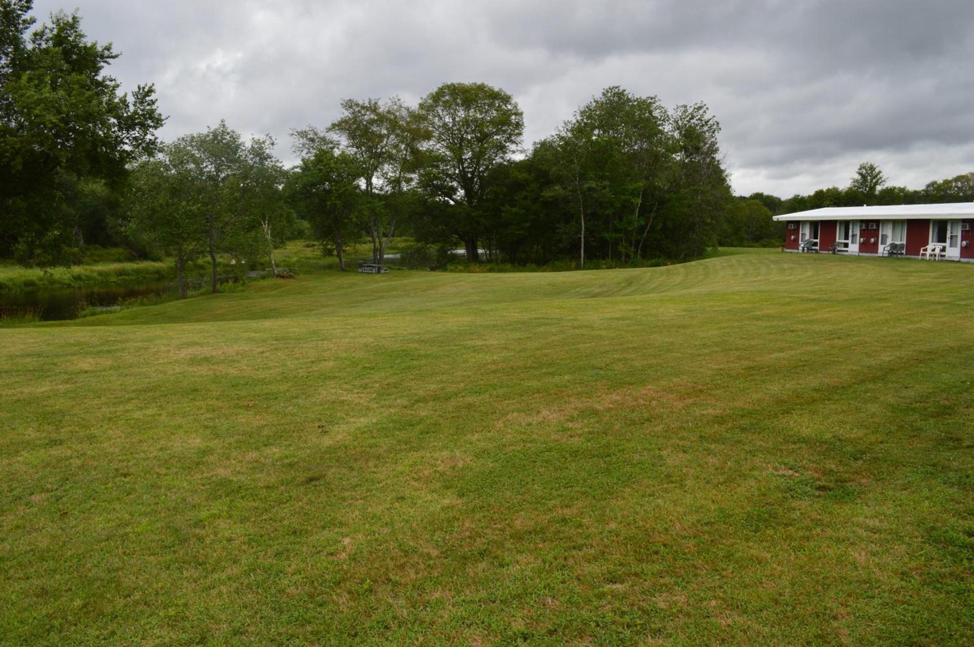 Copper Lantern Motor Lodge photo 9