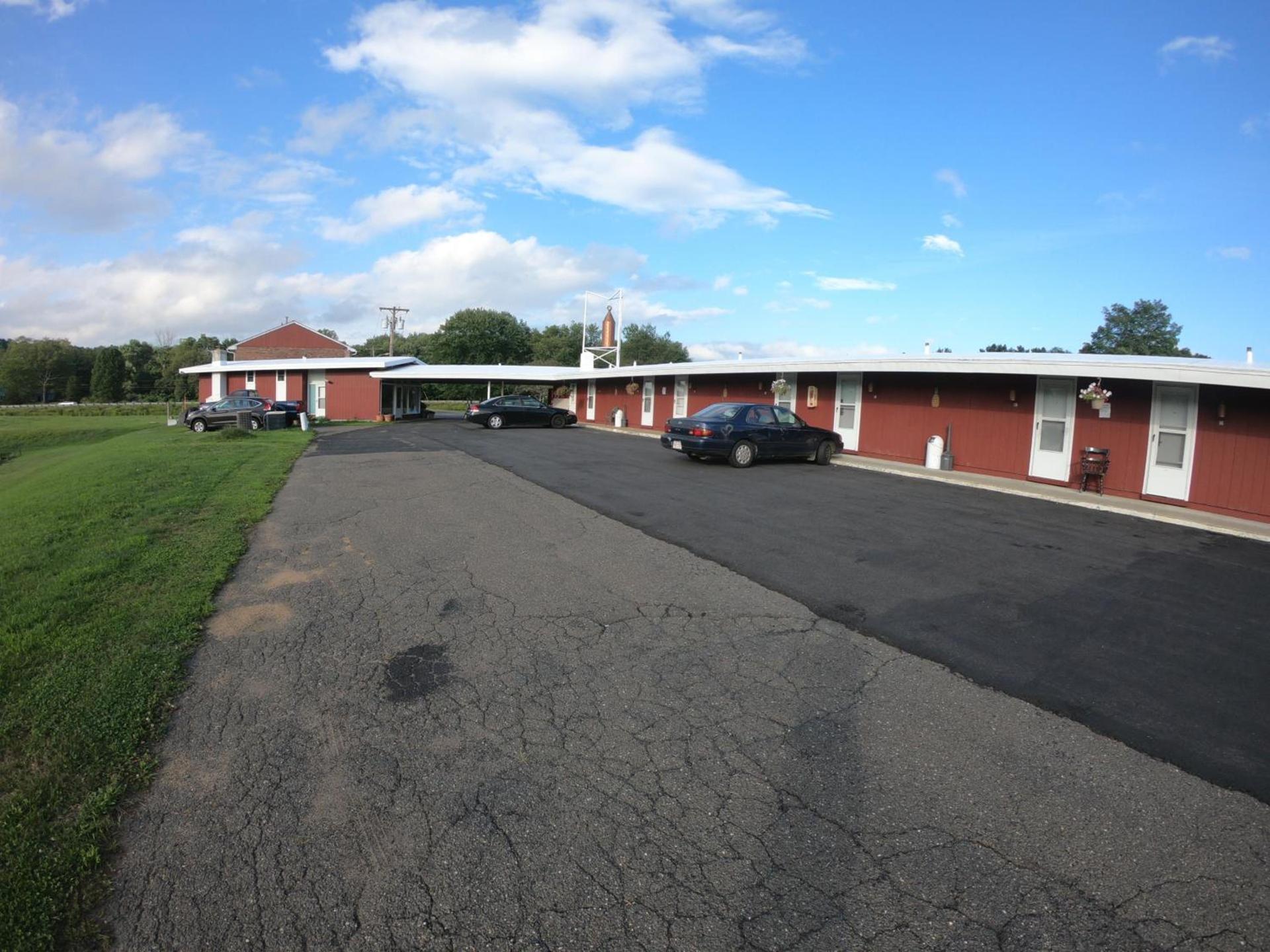 Copper Lantern Motor Lodge photo 1