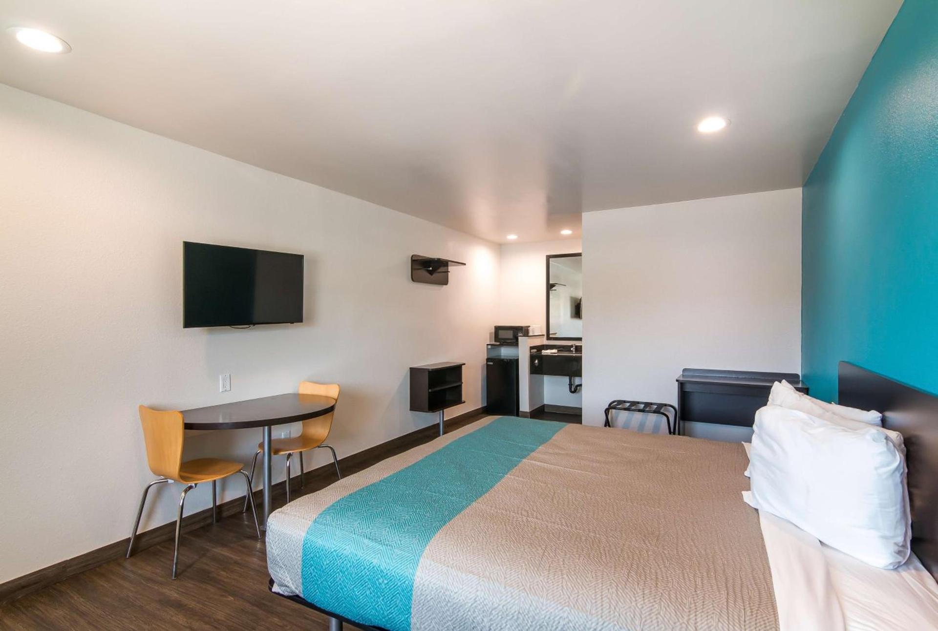 Motel 6-South El Monte, CA - Los Angeles photo 12