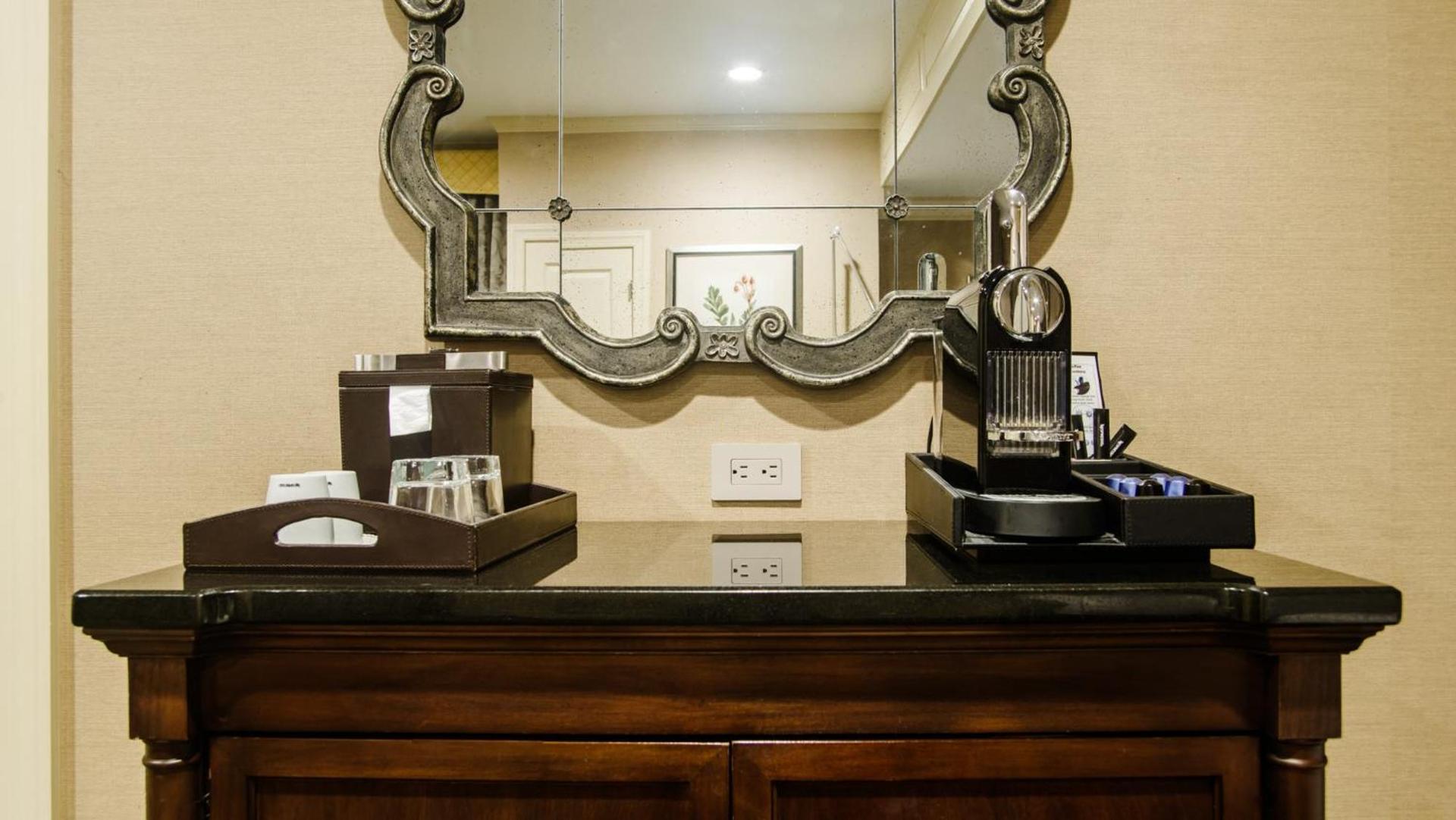 Chestnut Hill Hotel photo 17