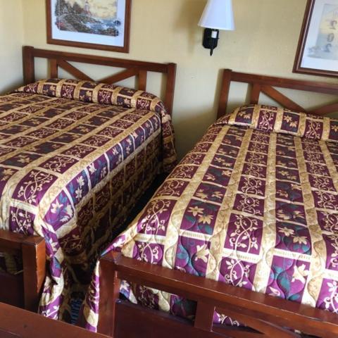 Country Host Inn photo 9