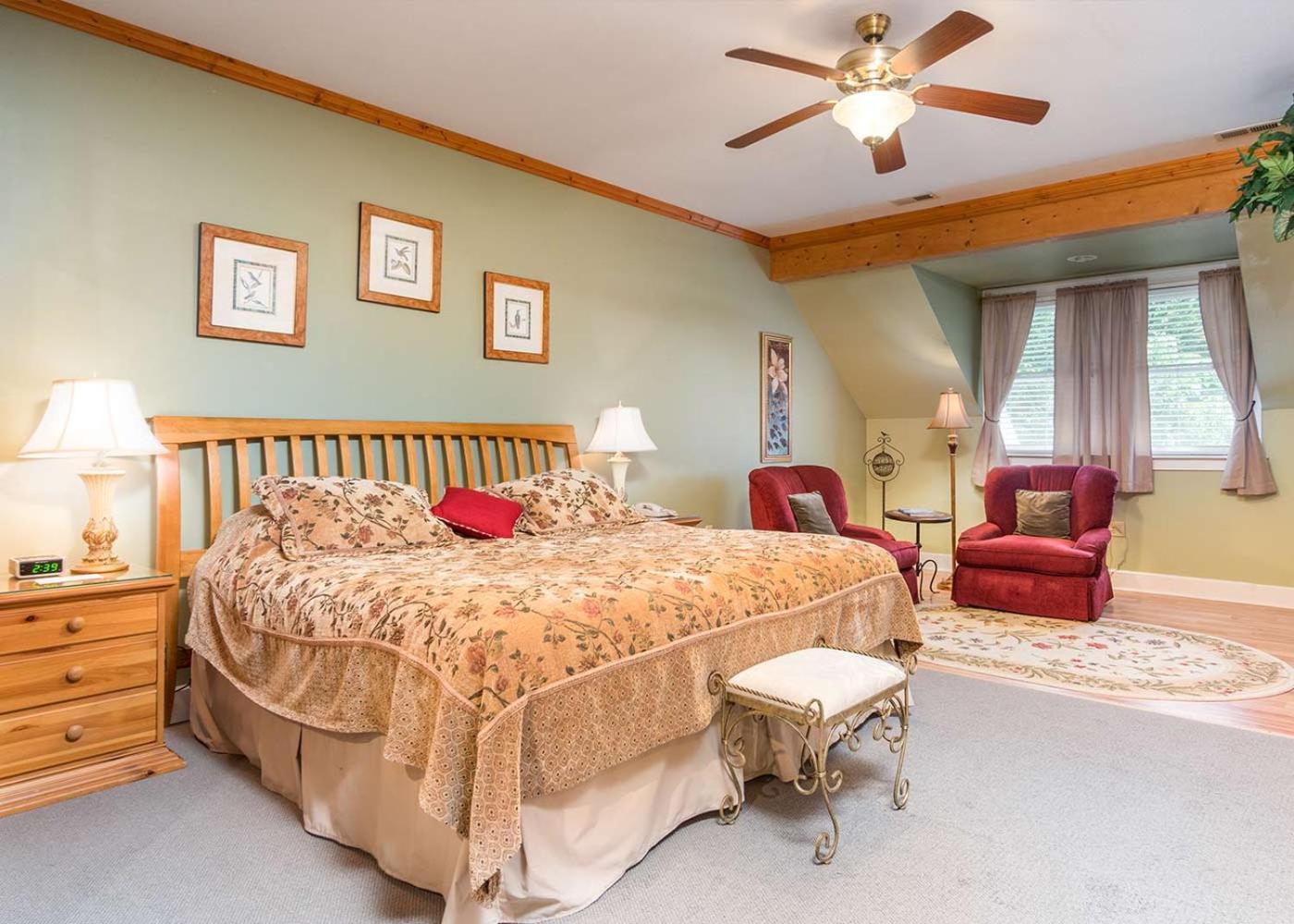 Highland Lake Inn & Resort - Flat Rock photo 81