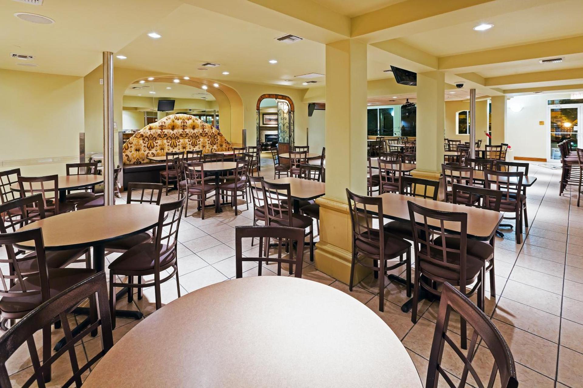Radisson Hotel El Paso Airport photo 40