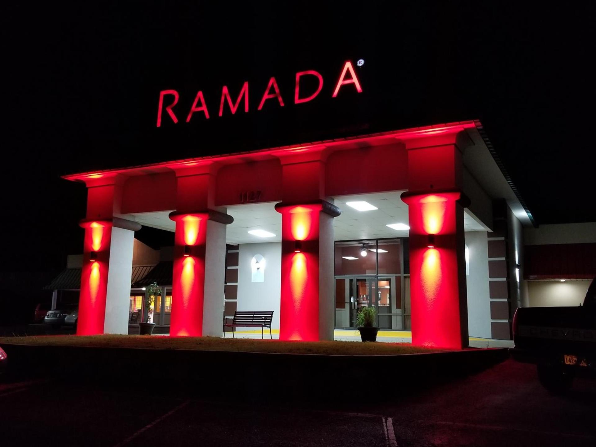 Ramada by Wyndham Mountain Home photo 94