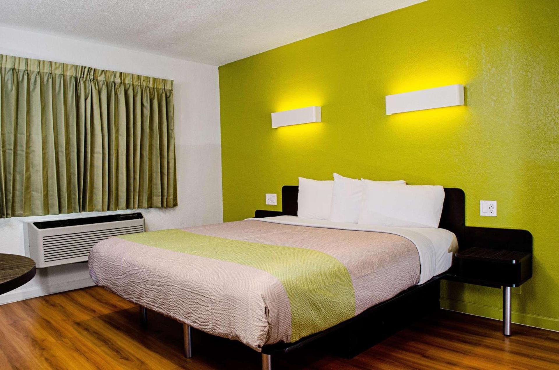 Motel 6-Modesto, CA - Downtown photo 9