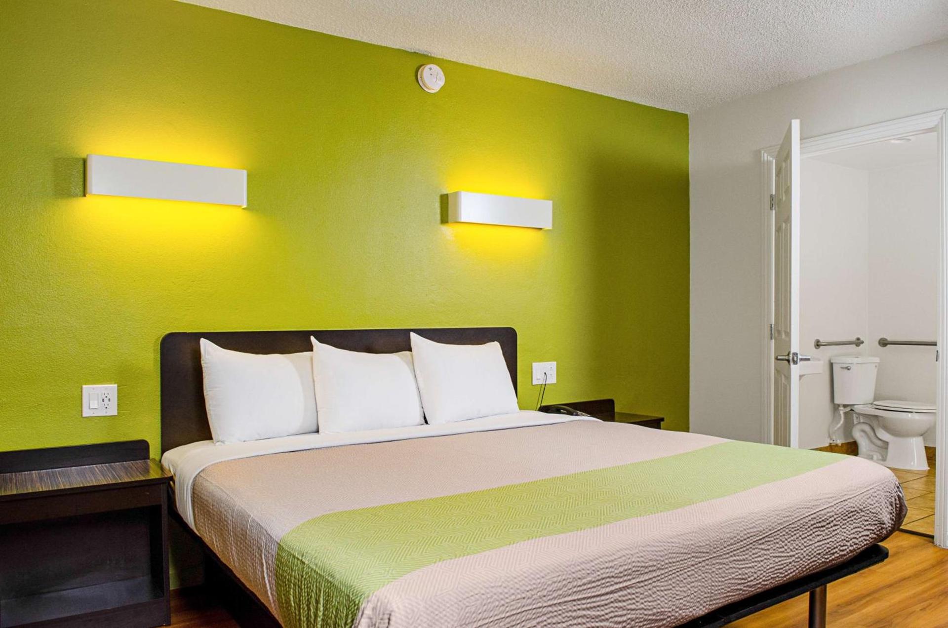 Motel 6-Modesto, CA - Downtown photo 15