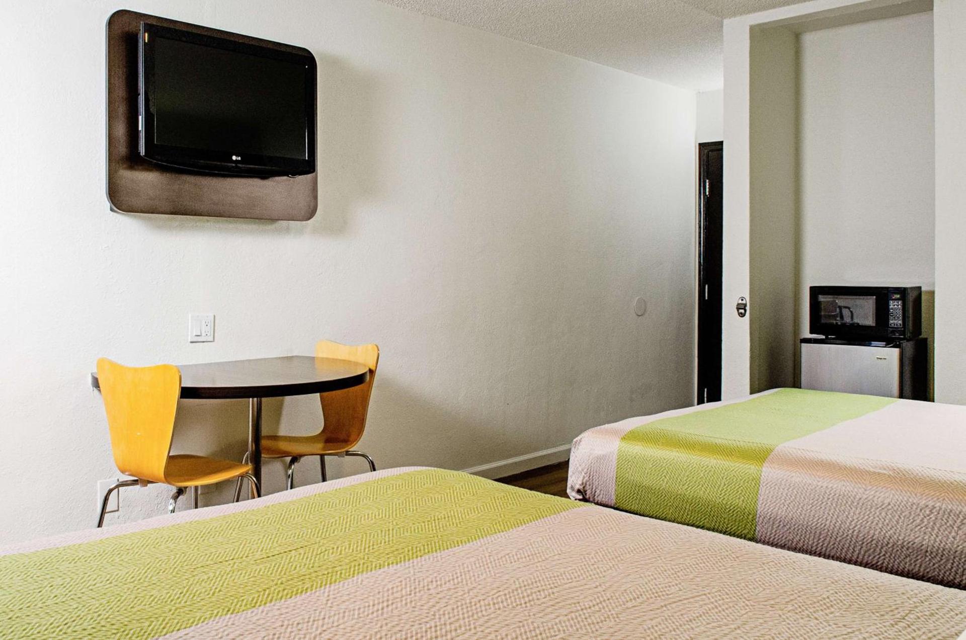 Motel 6-Modesto, CA - Downtown photo 7