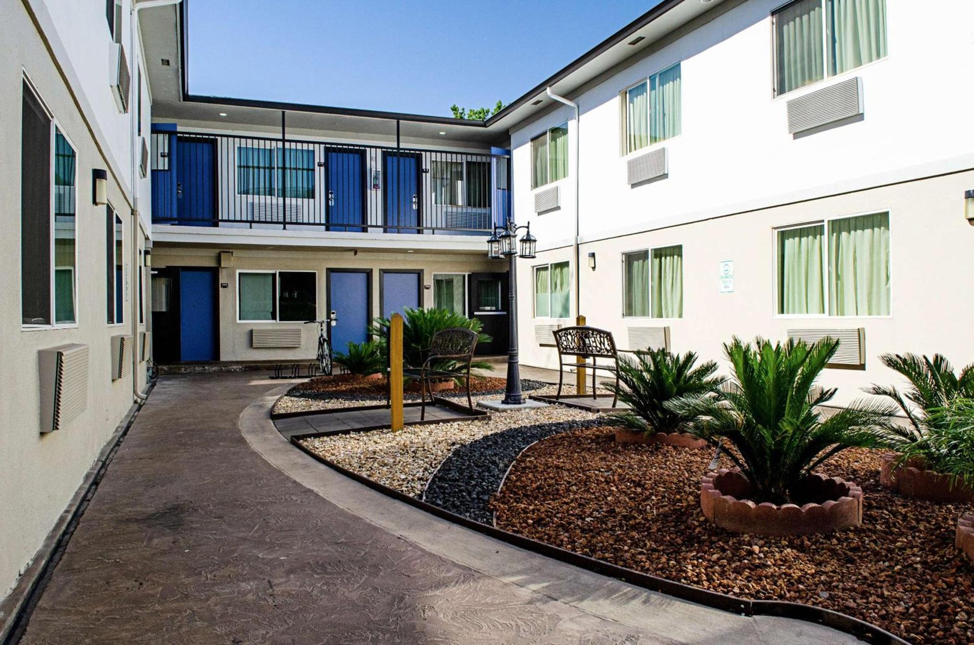 Motel 6-Modesto, CA - Downtown photo 4