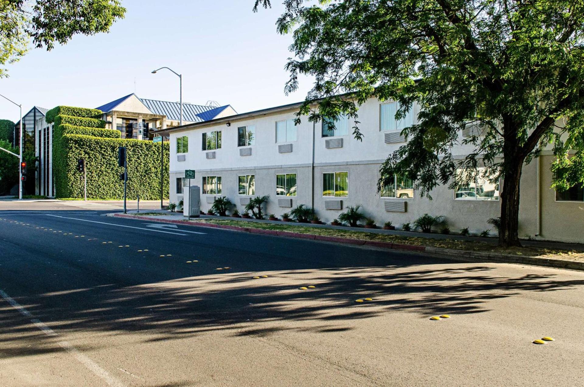 Motel 6-Modesto, CA - Downtown photo 2