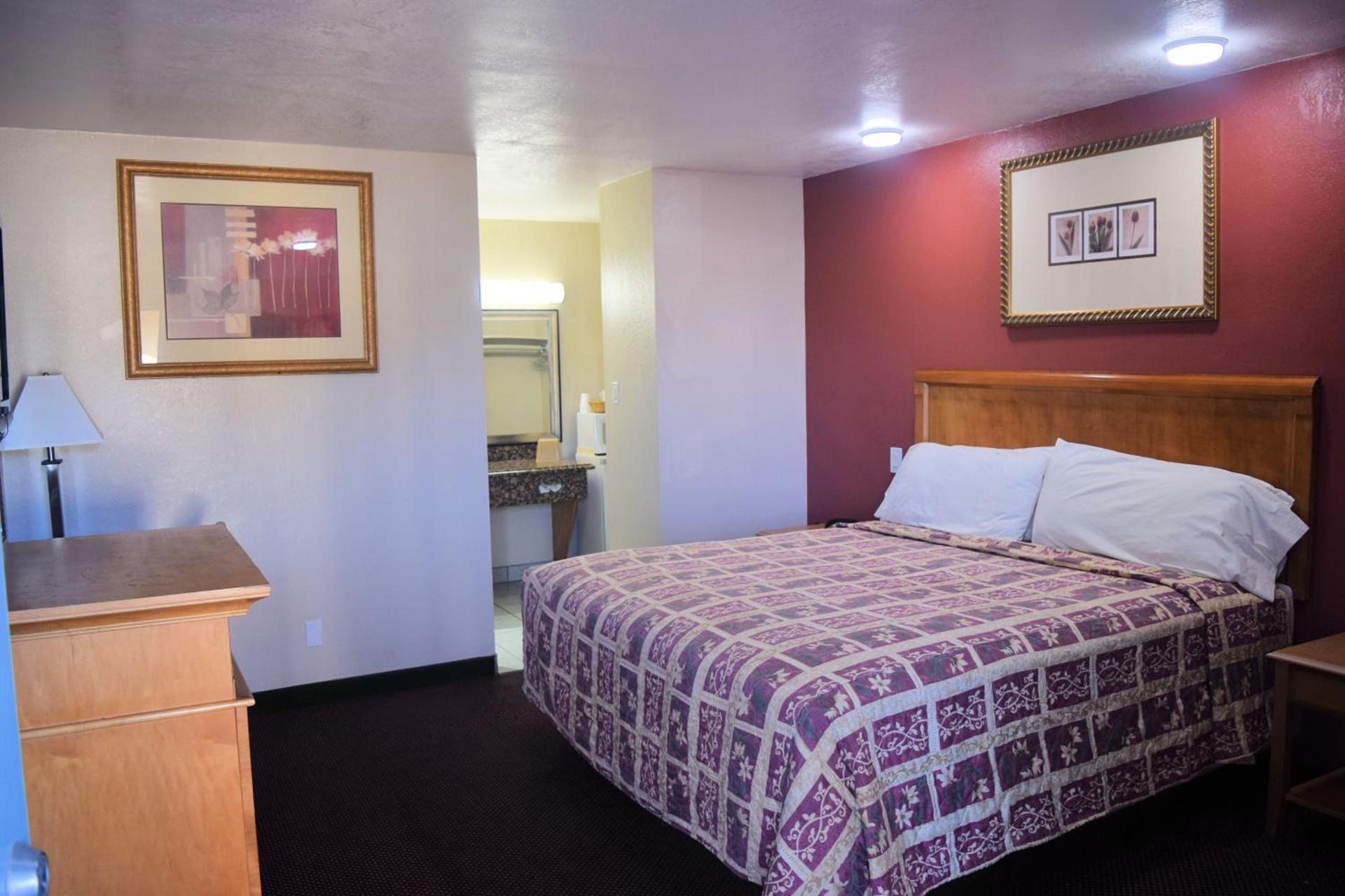 Western Inn & Suites photo 21