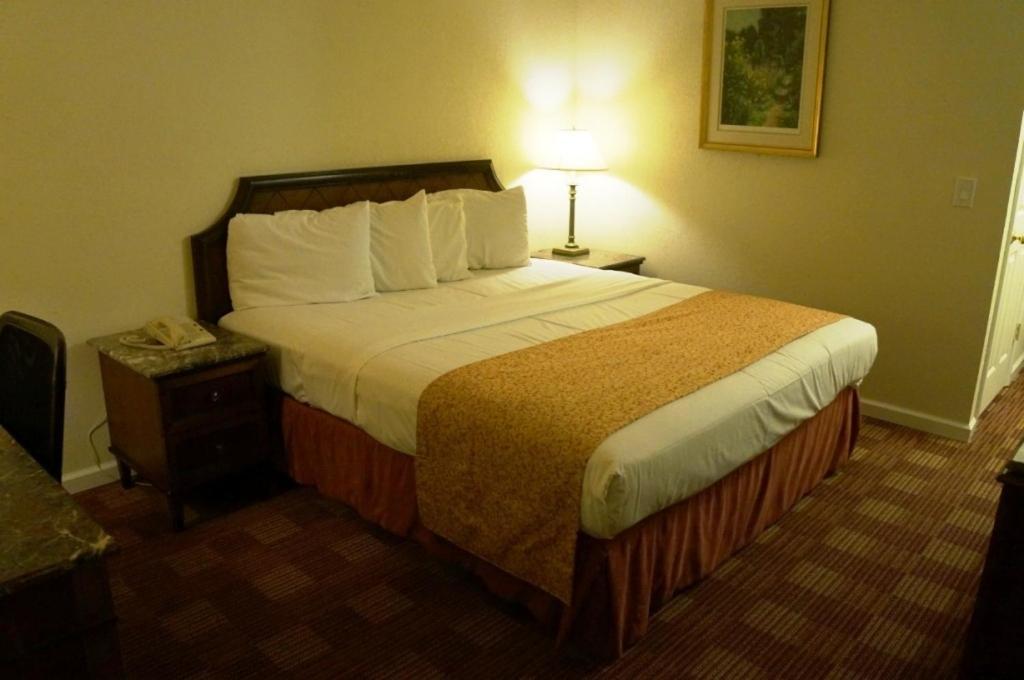 Waterford Inn photo 6