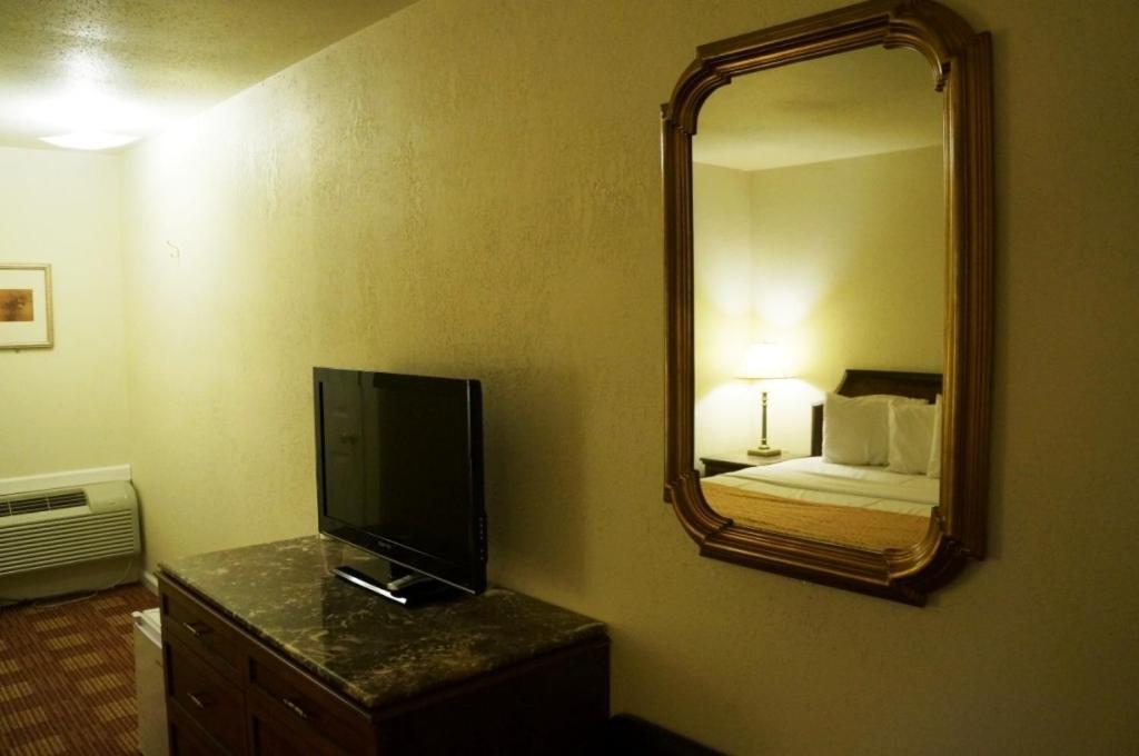Waterford Inn photo 8