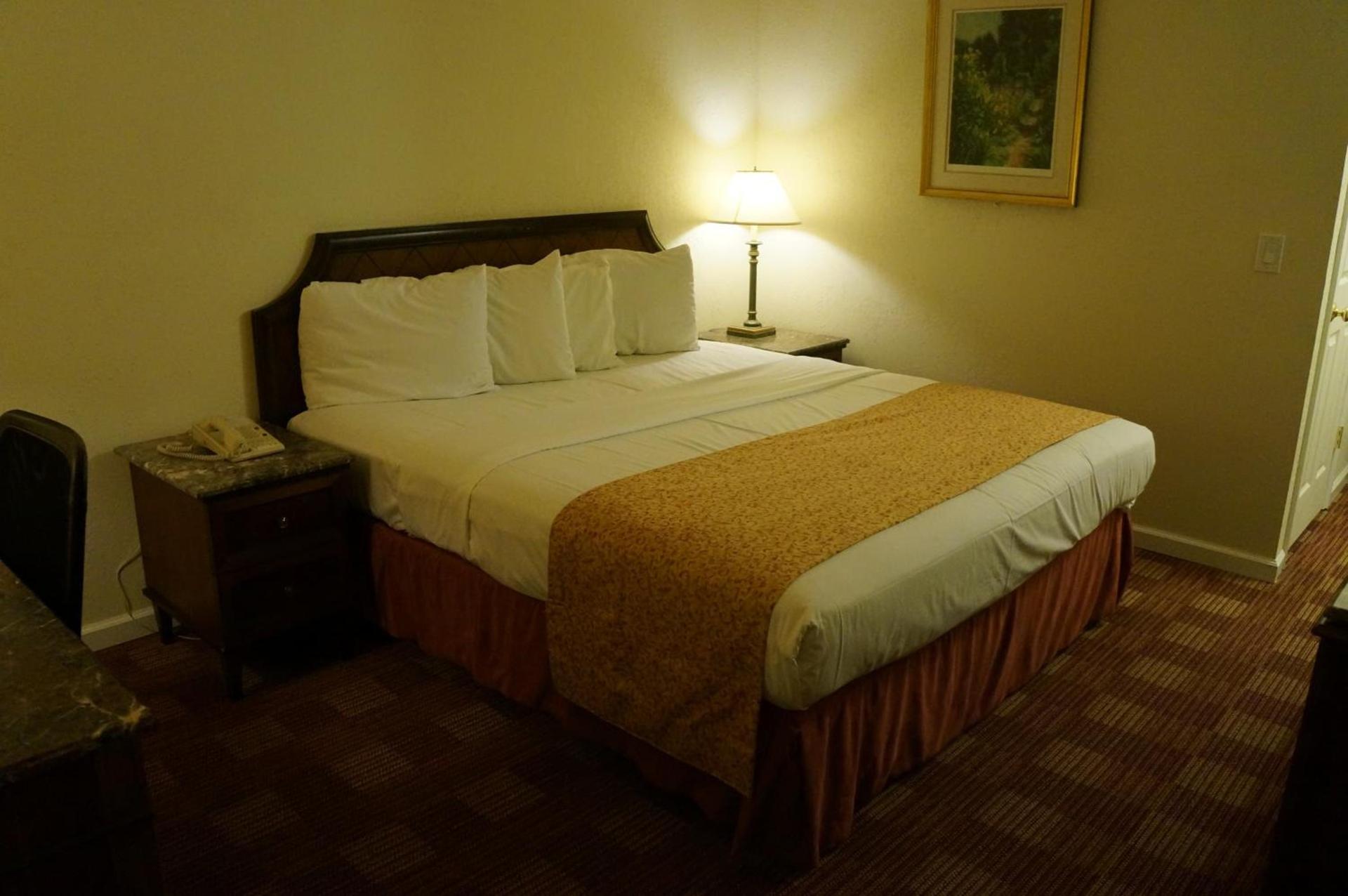 Waterford Inn photo 14