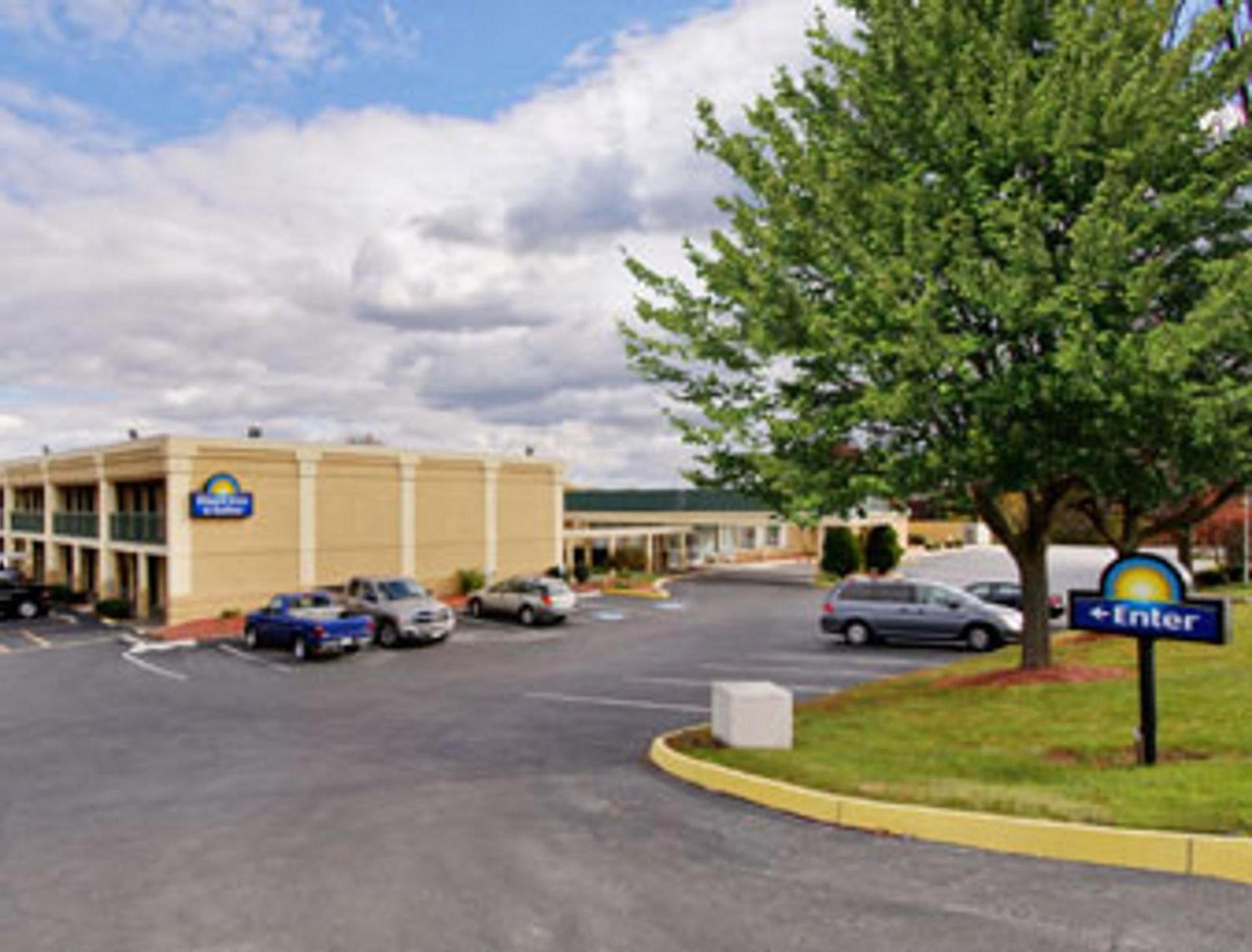Days Inn & Suites by Wyndham York photo 13