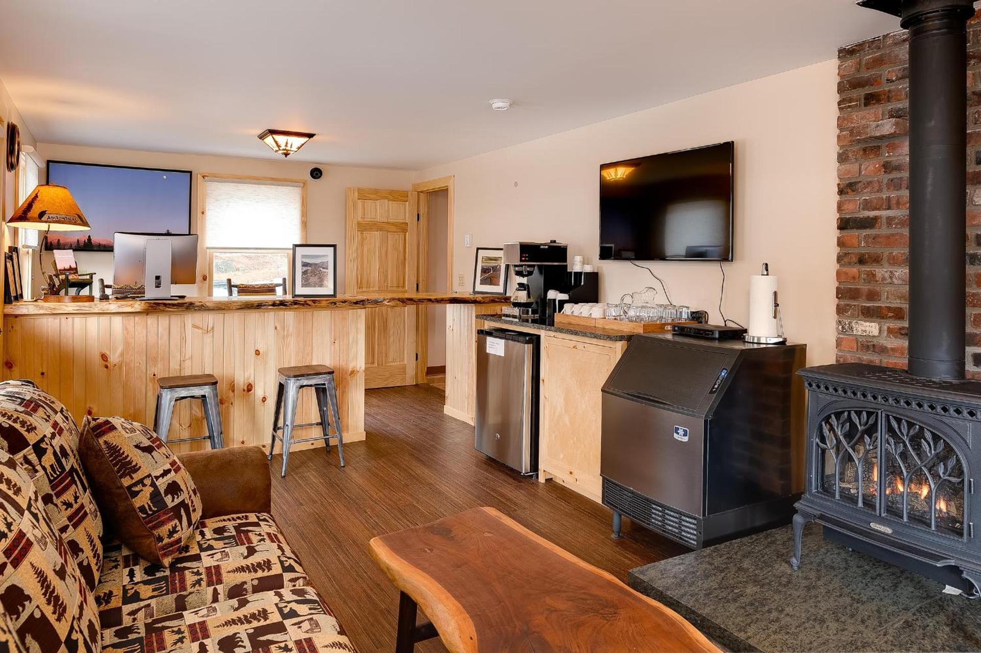 Cobble Mountain Lodge photo 70