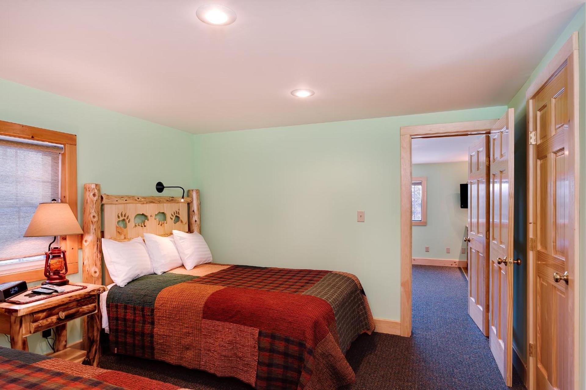 Cobble Mountain Lodge photo 48