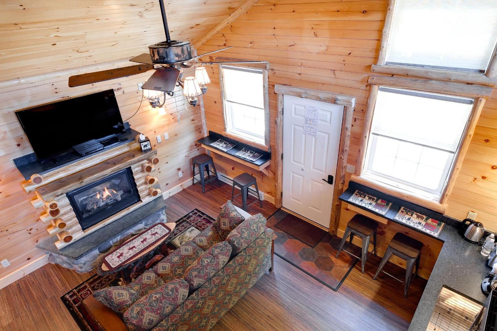 Cobble Mountain Lodge photo 36