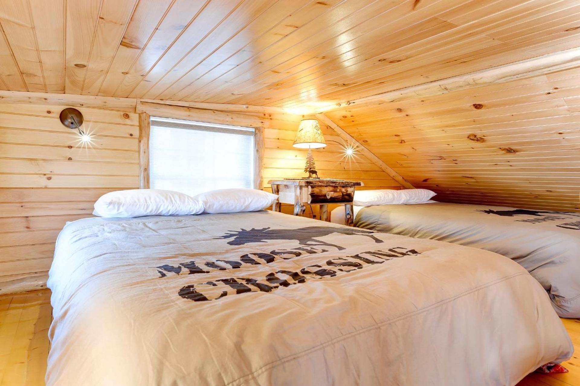 Cobble Mountain Lodge photo 37