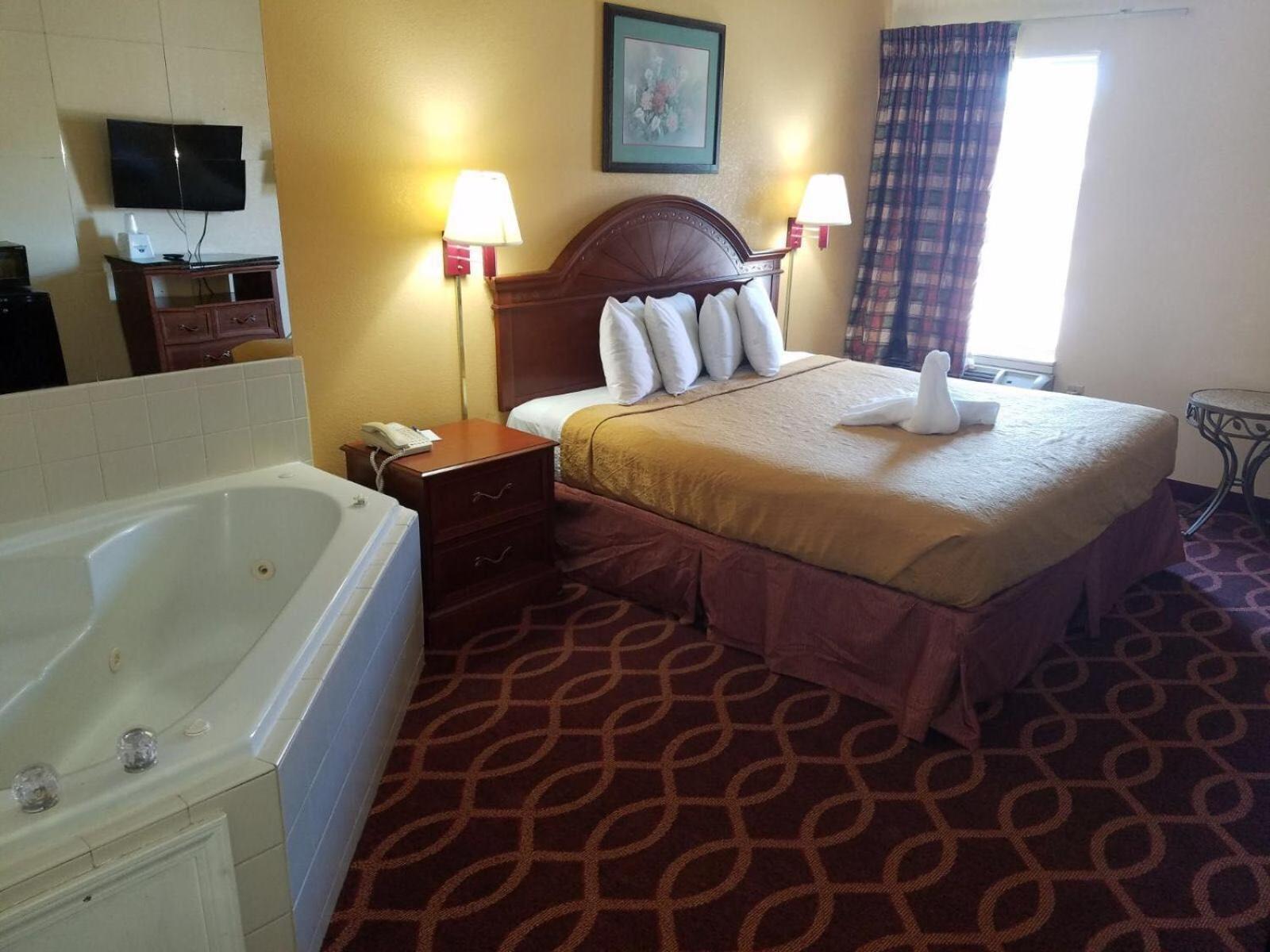 American Inn Evansville East photo 2
