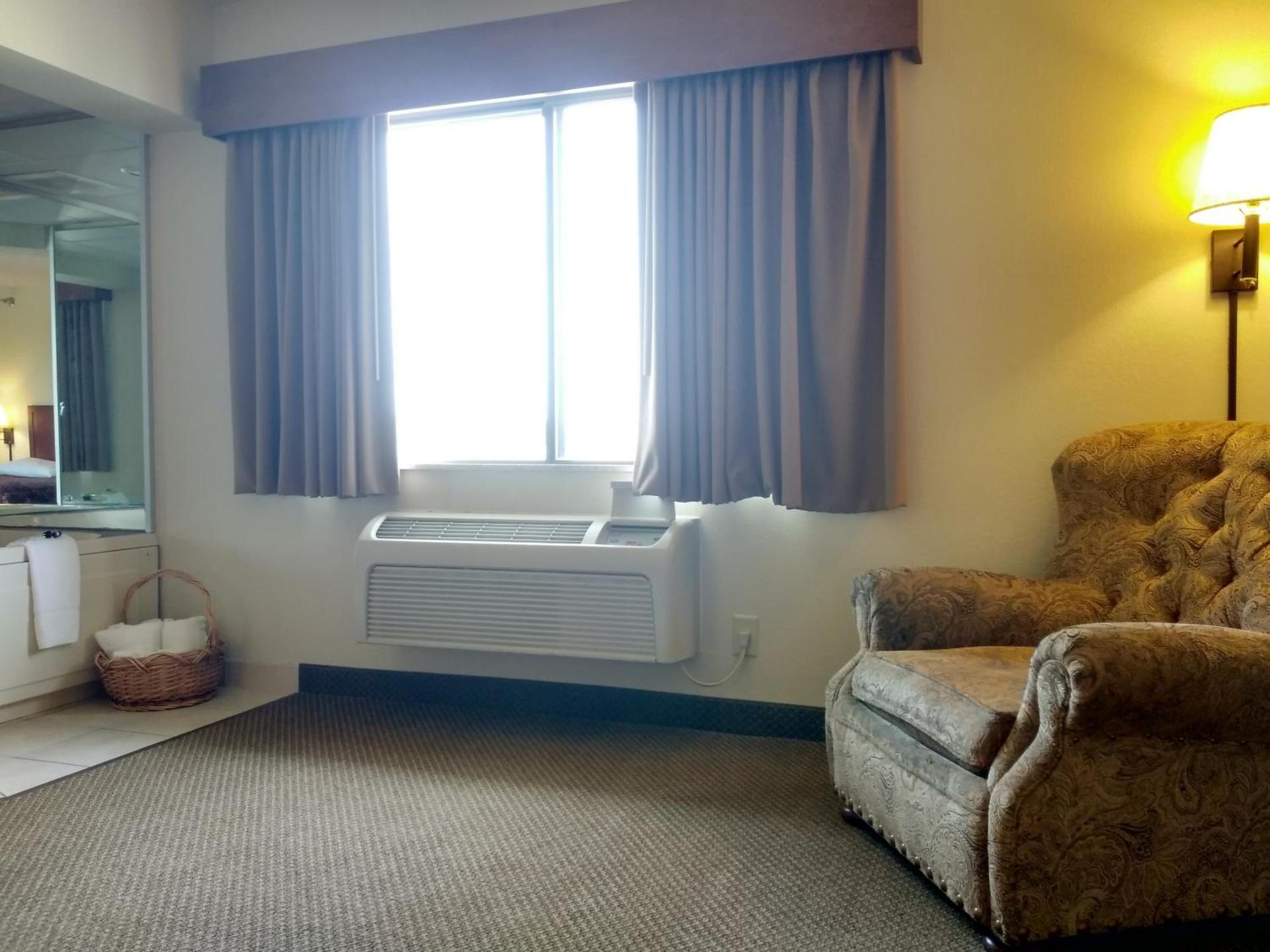 Madelia Hotel & Suites photo 32