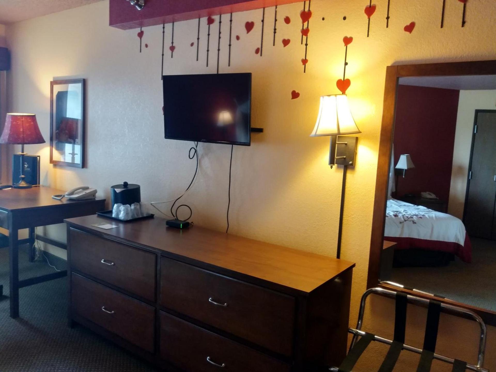 Madelia Hotel & Suites photo 30