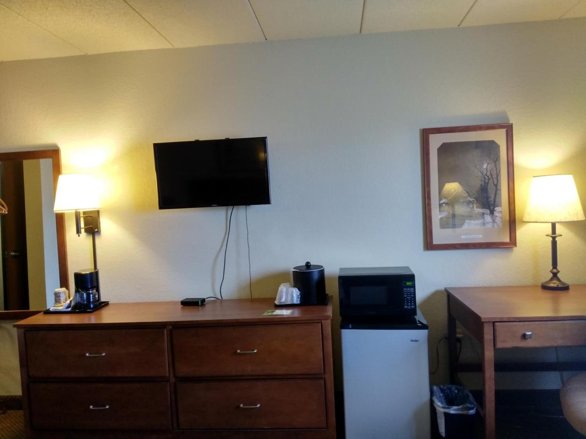 Madelia Hotel & Suites photo 23