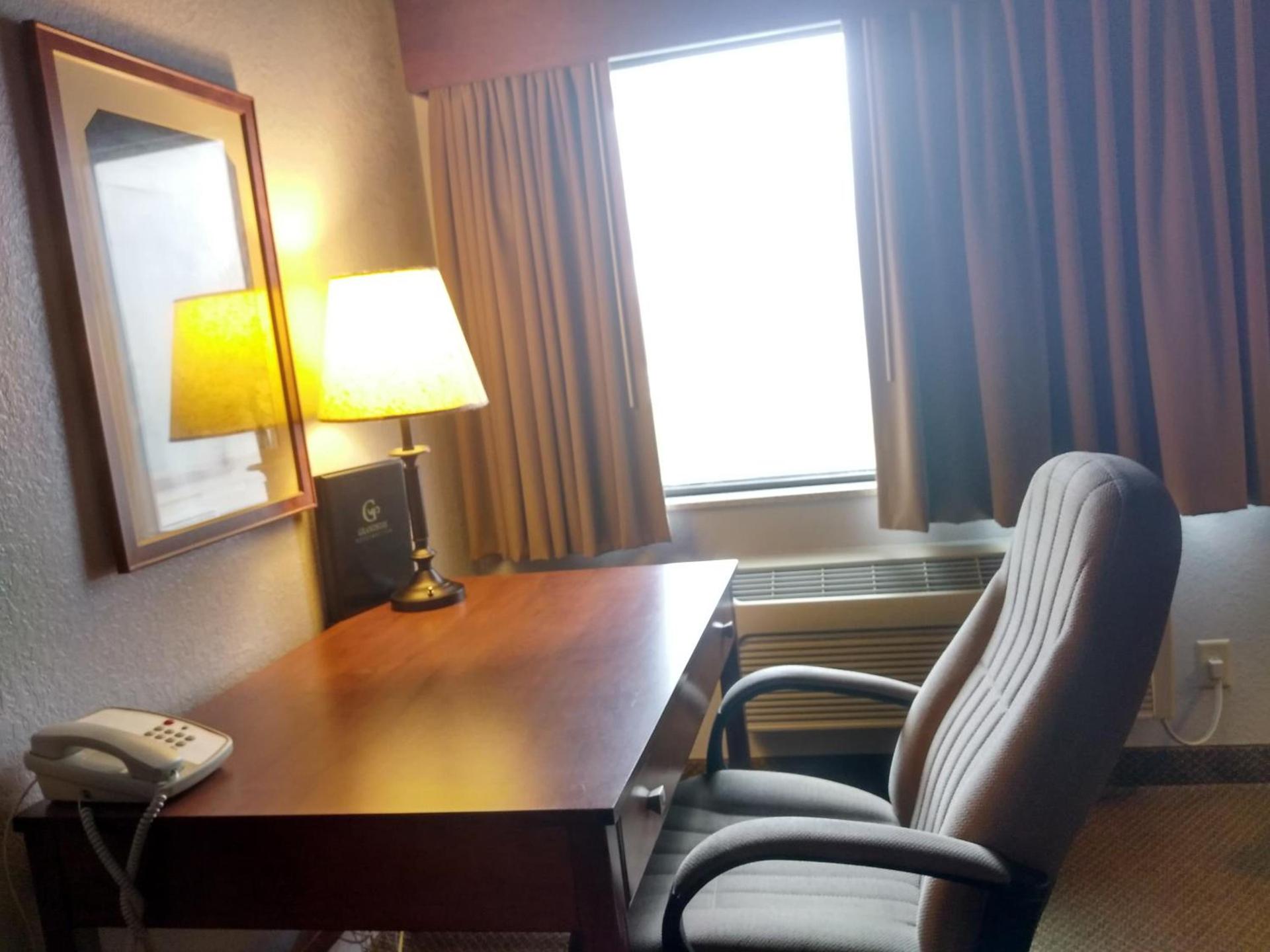 Madelia Hotel & Suites photo 18