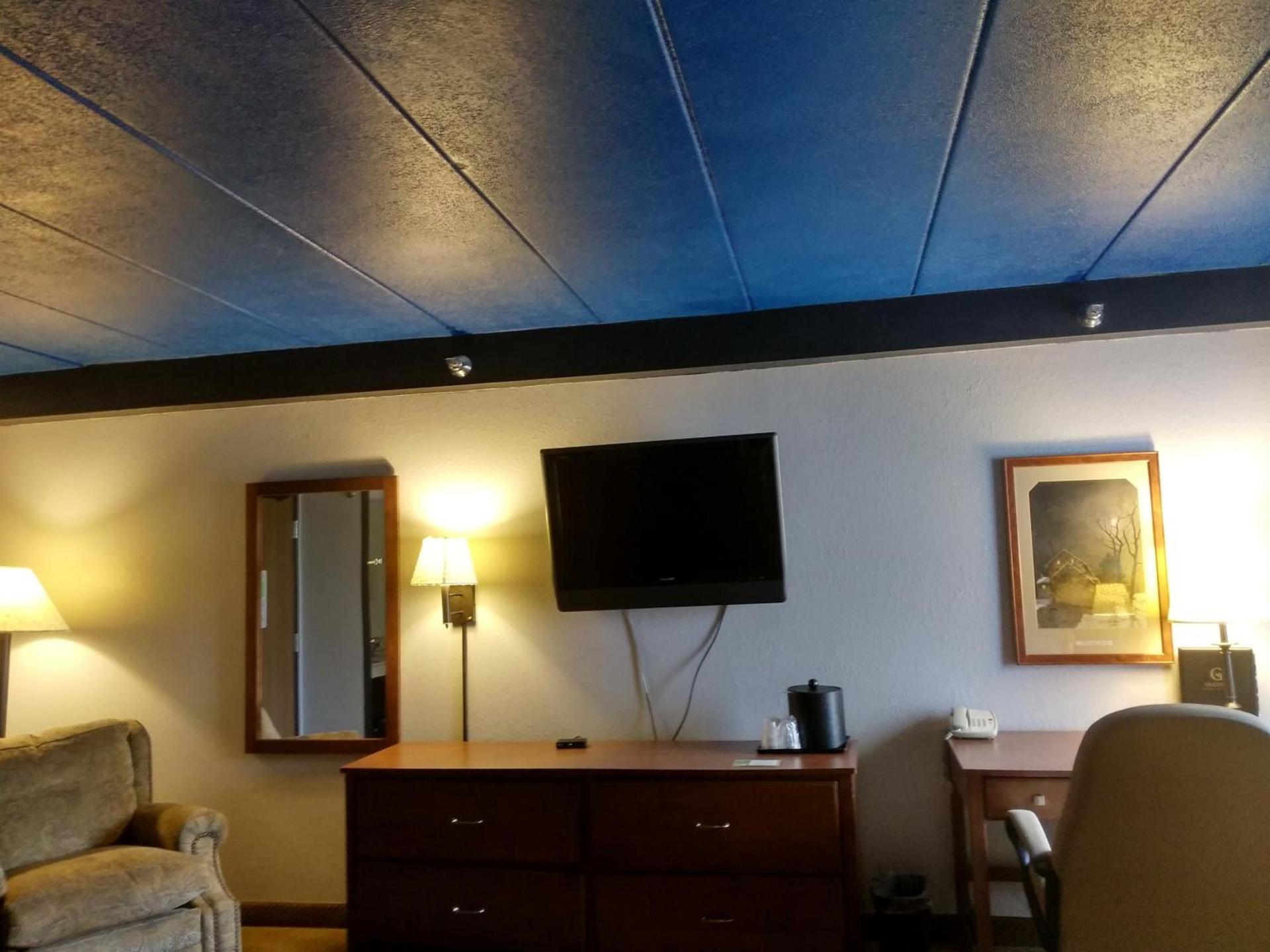 Madelia Hotel & Suites photo 19