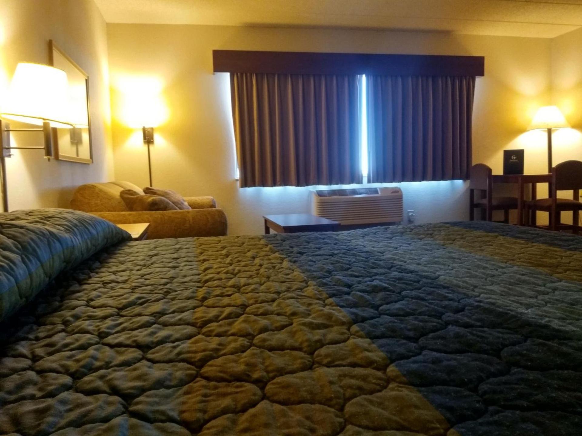 Madelia Hotel & Suites photo 11