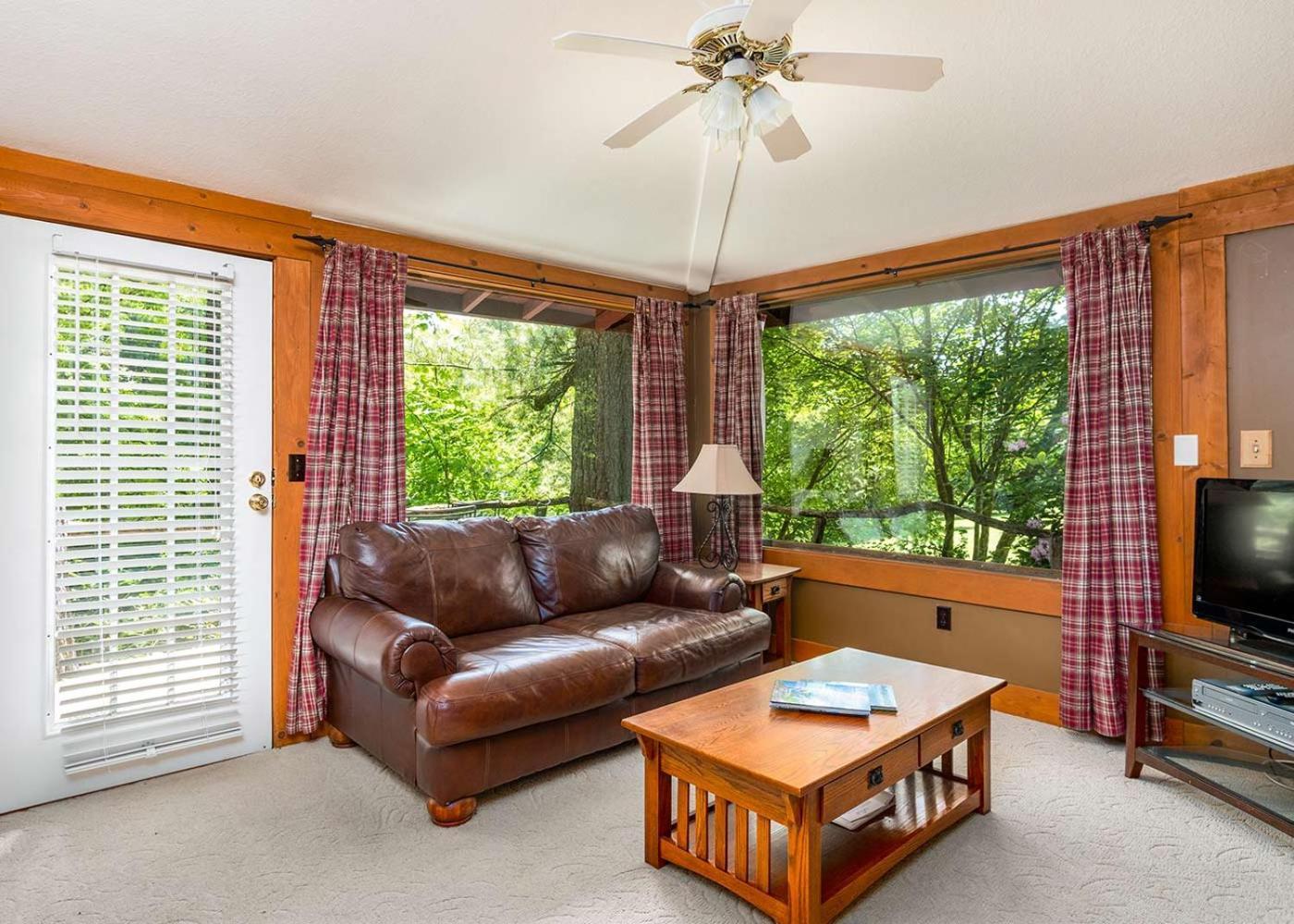 Highland Lake Inn & Resort - Flat Rock photo 67