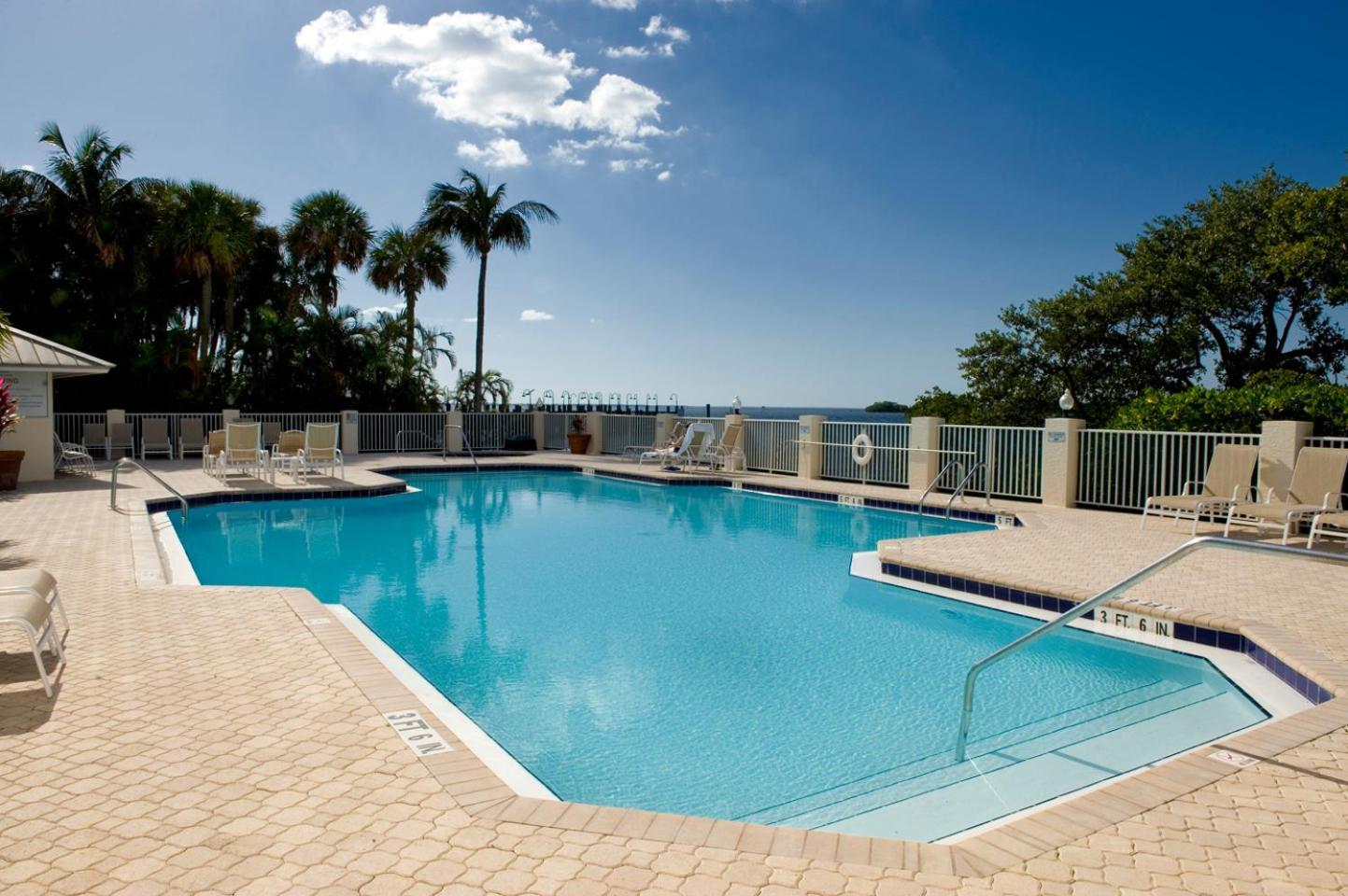 Resort Harbour Properties - Fort Myers / Sanibel Gateway photo 12