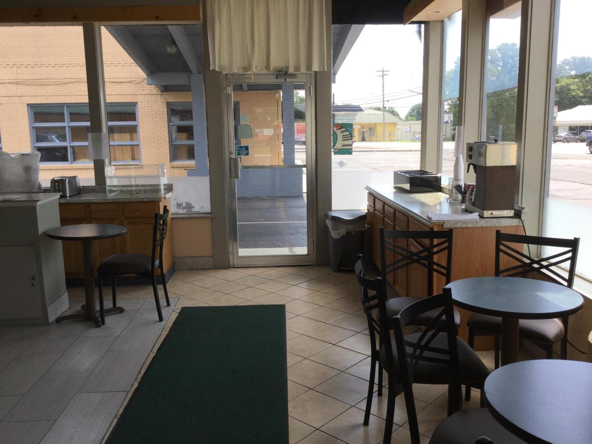 Scottish Inns McMinnville photo 9