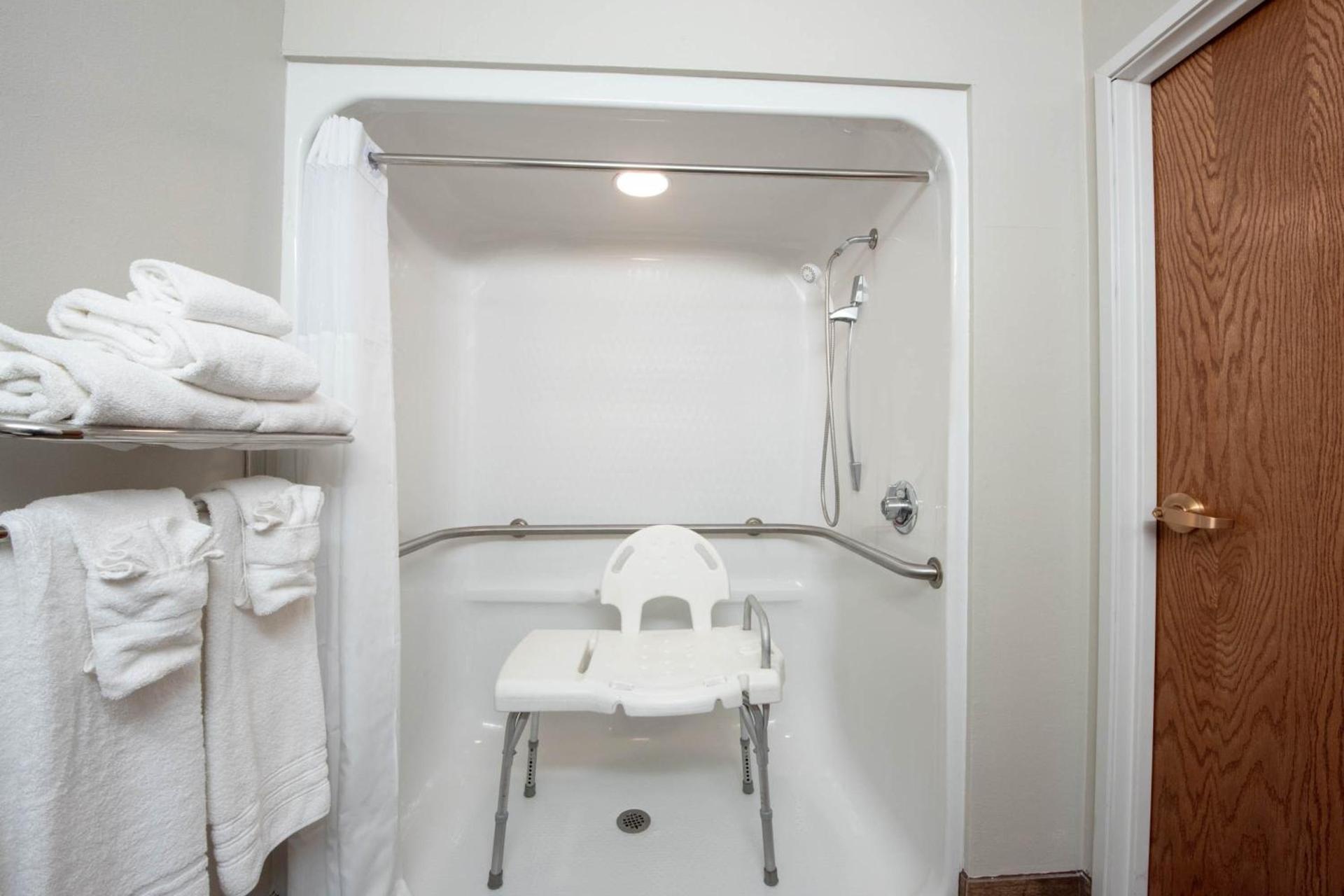 Microtel Inn & Suites by Wyndham Springfield photo 33