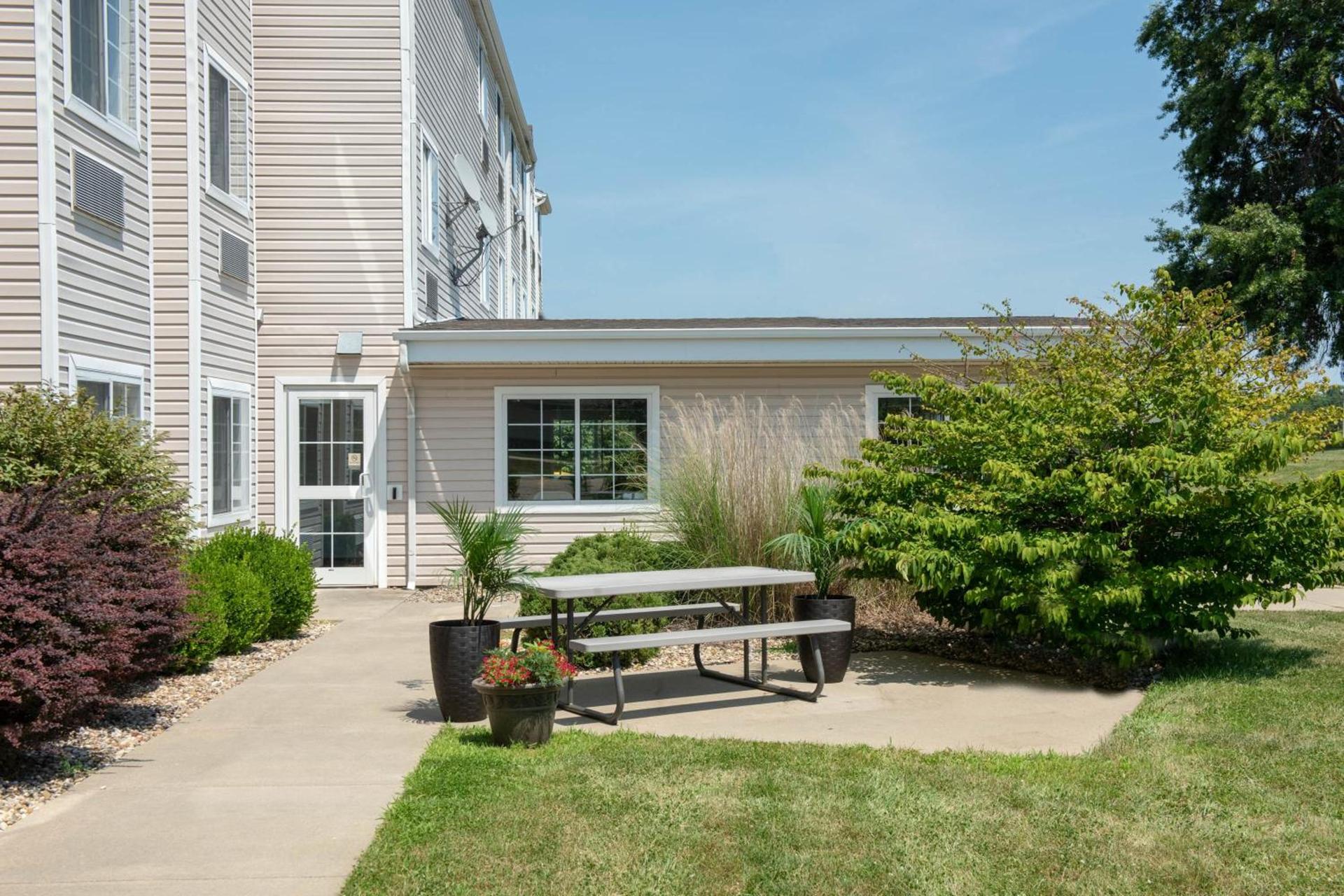 Microtel Inn & Suites by Wyndham Springfield photo 23