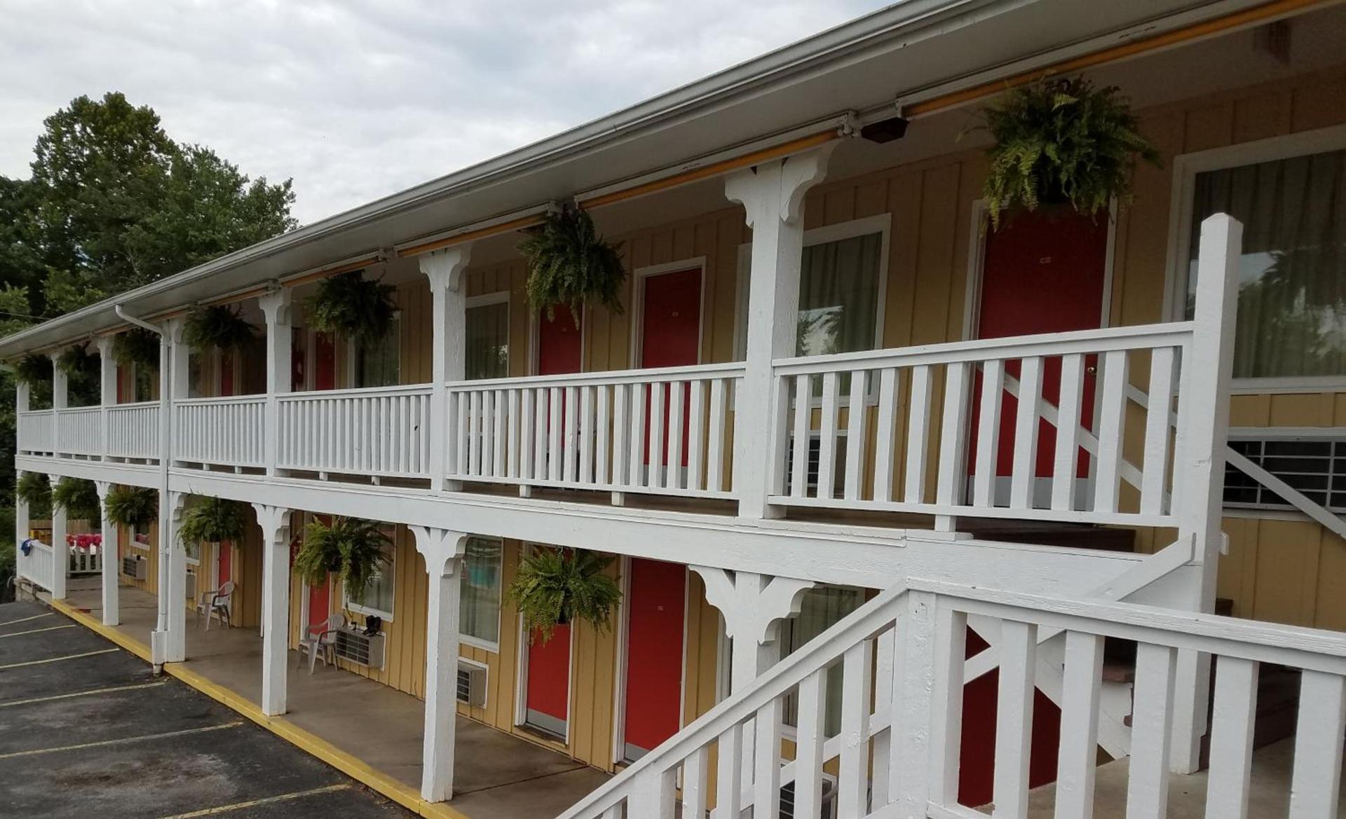 Homestead Motel photo 56