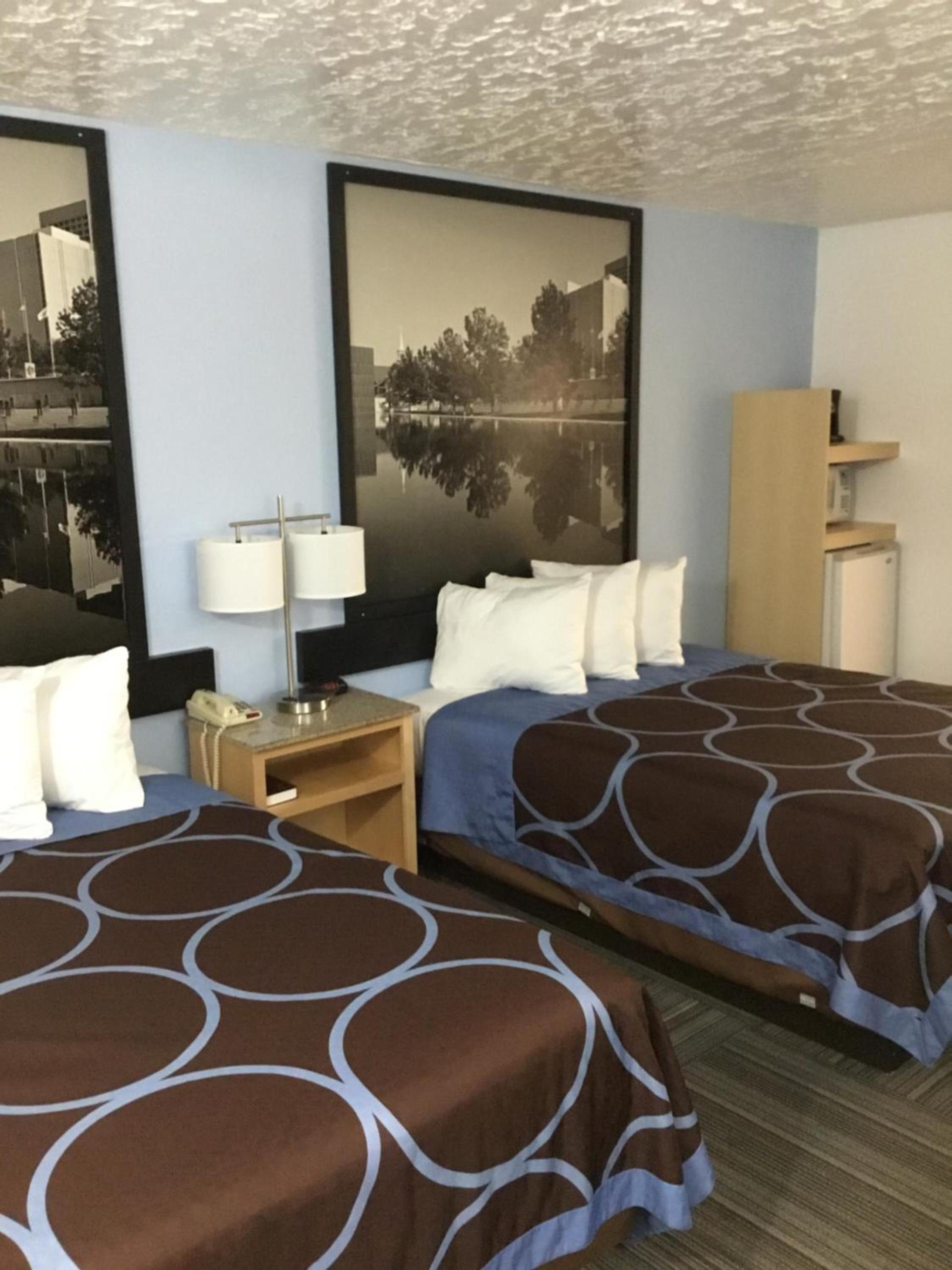 Super 8 by Wyndham City of Moore photo 25