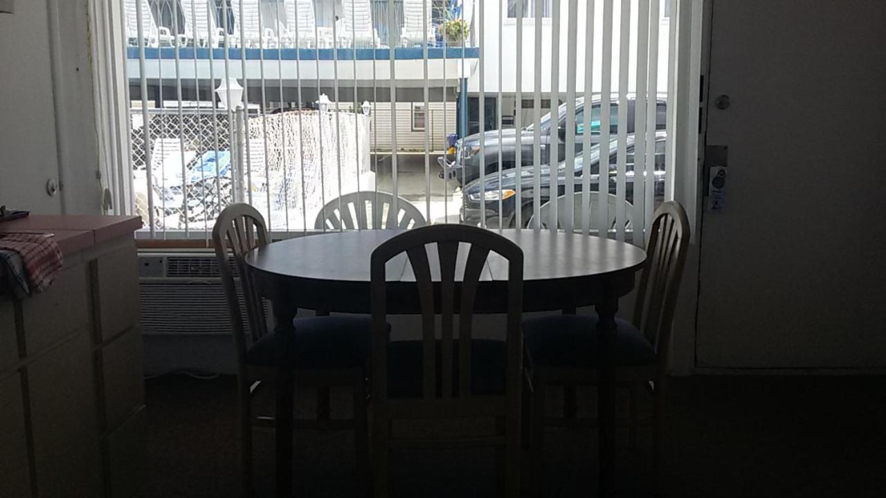 Tide Winds Motel photo 47